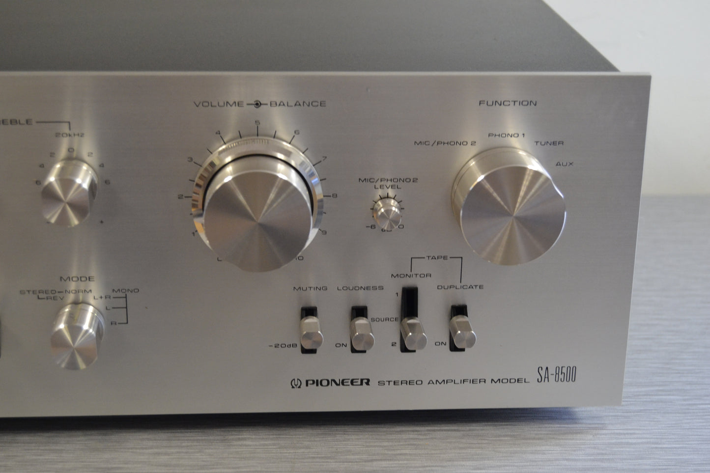 Pioneer SA-8500 Integrated Amplifier