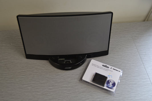 Bose SoundDock with Power Supply and BLUETOOTH dock adaptor for wireless streaming !