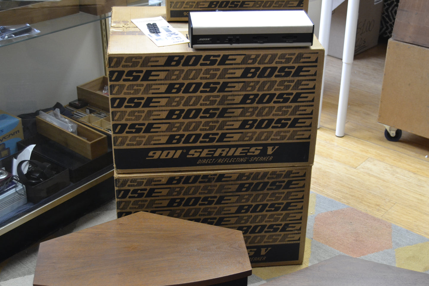 Bose 901 Series V in Boxes Fully Refoamed * Equalizer in Box fully Recapped *