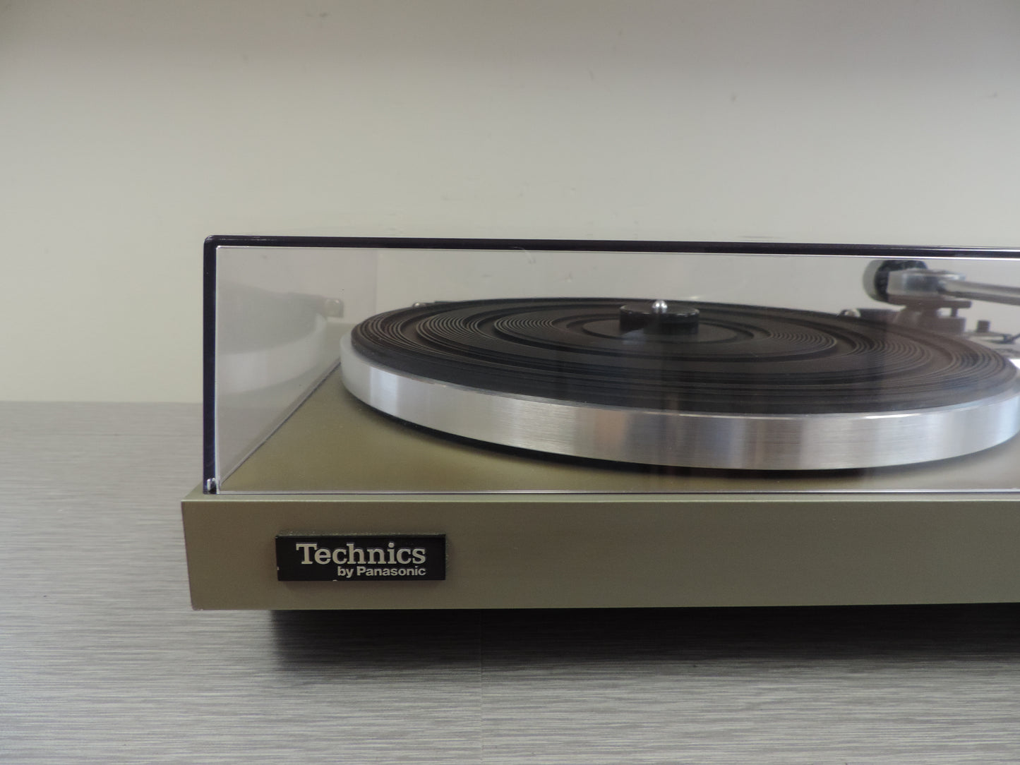 Technics SL-20 Belt Drive Turntable