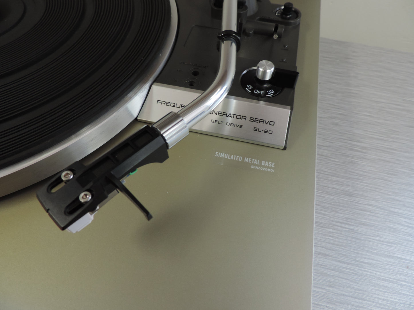 Technics SL-20 Belt Drive Turntable