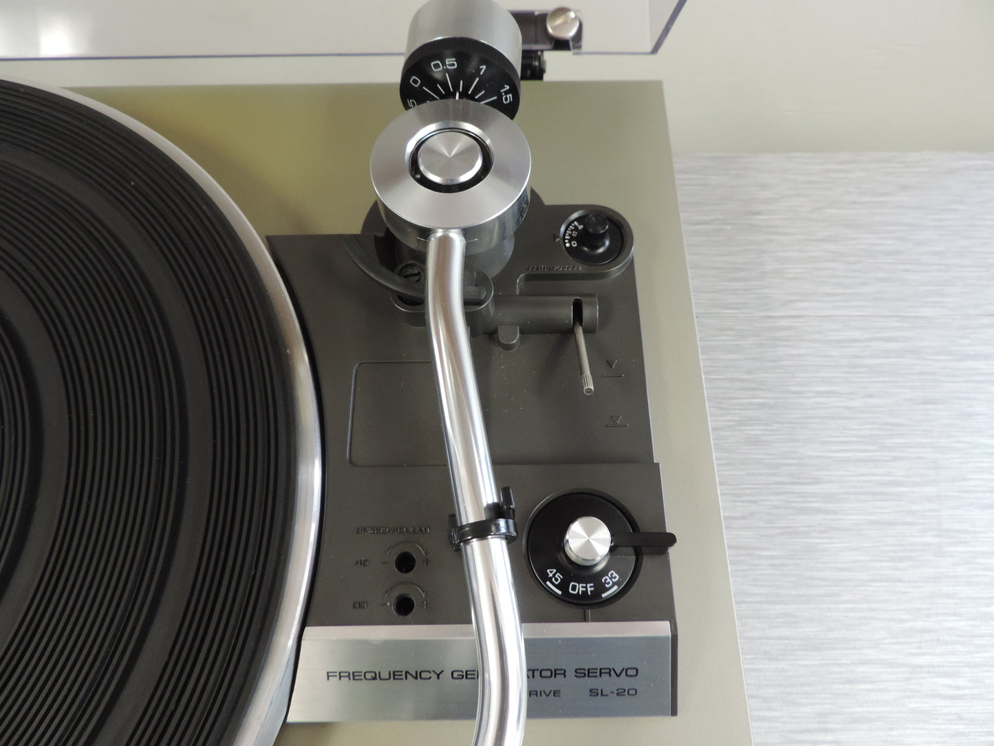 Technics SL-20 Belt Drive Turntable