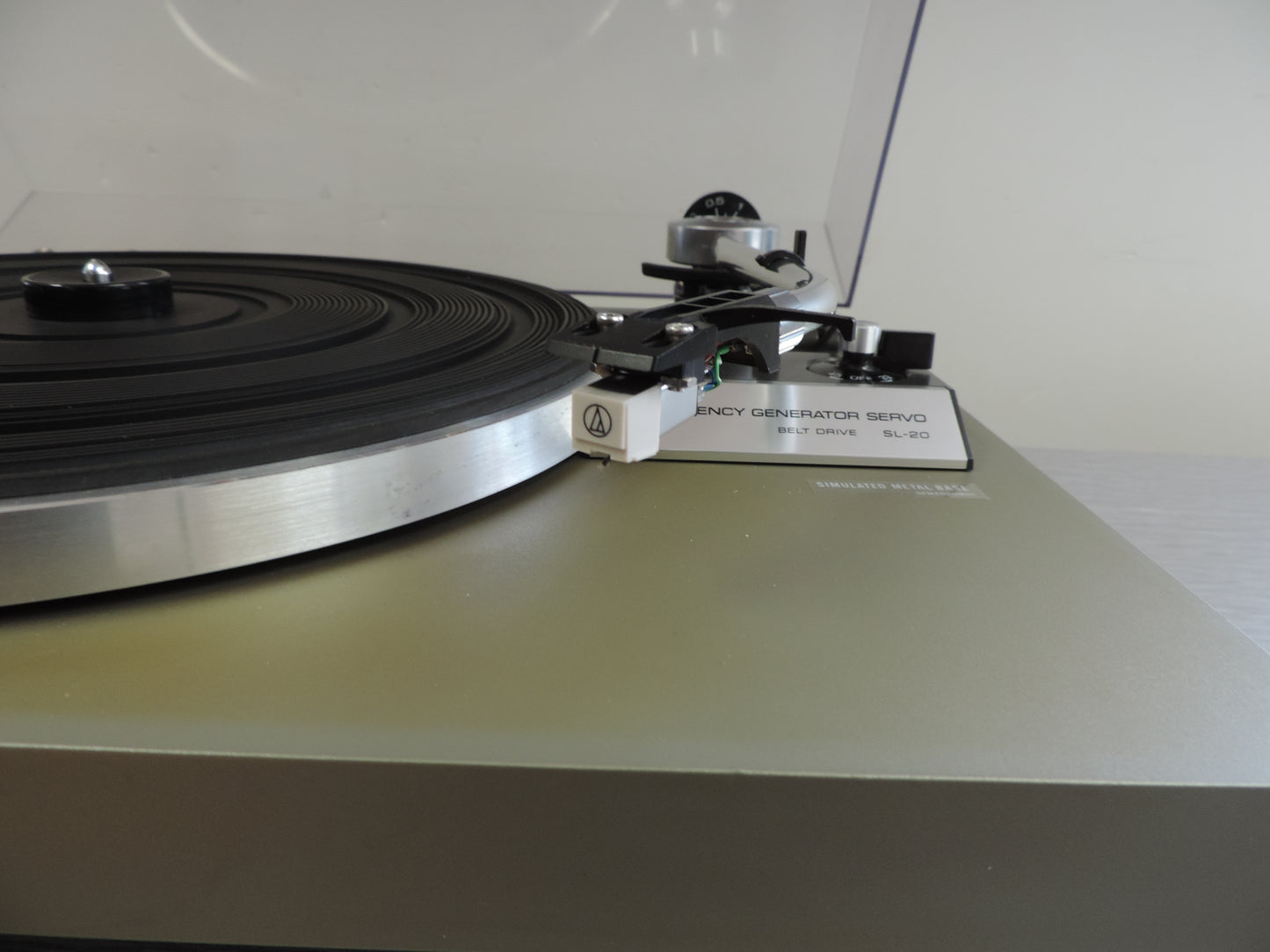 Technics SL-20 Belt Drive Turntable