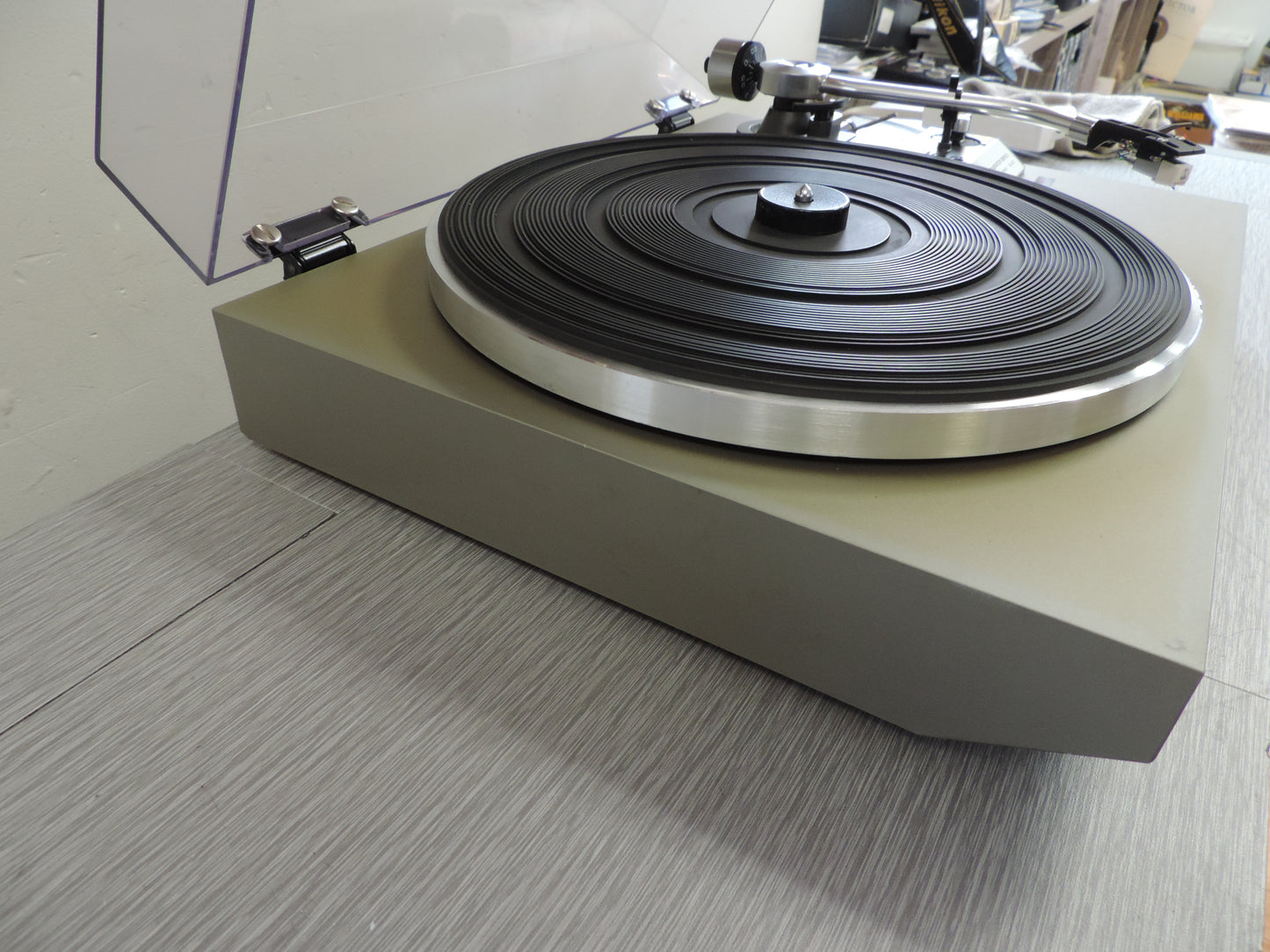 Technics SL-20 Belt Drive Turntable