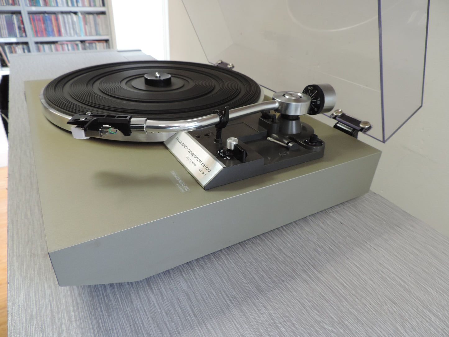 Technics SL-20 Belt Drive Turntable