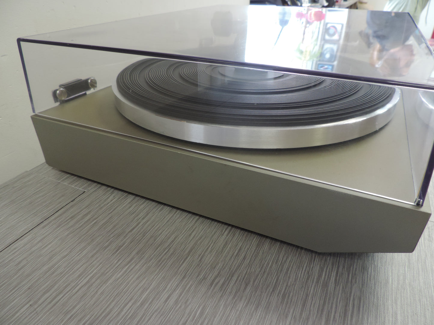 Technics SL-20 Belt Drive Turntable