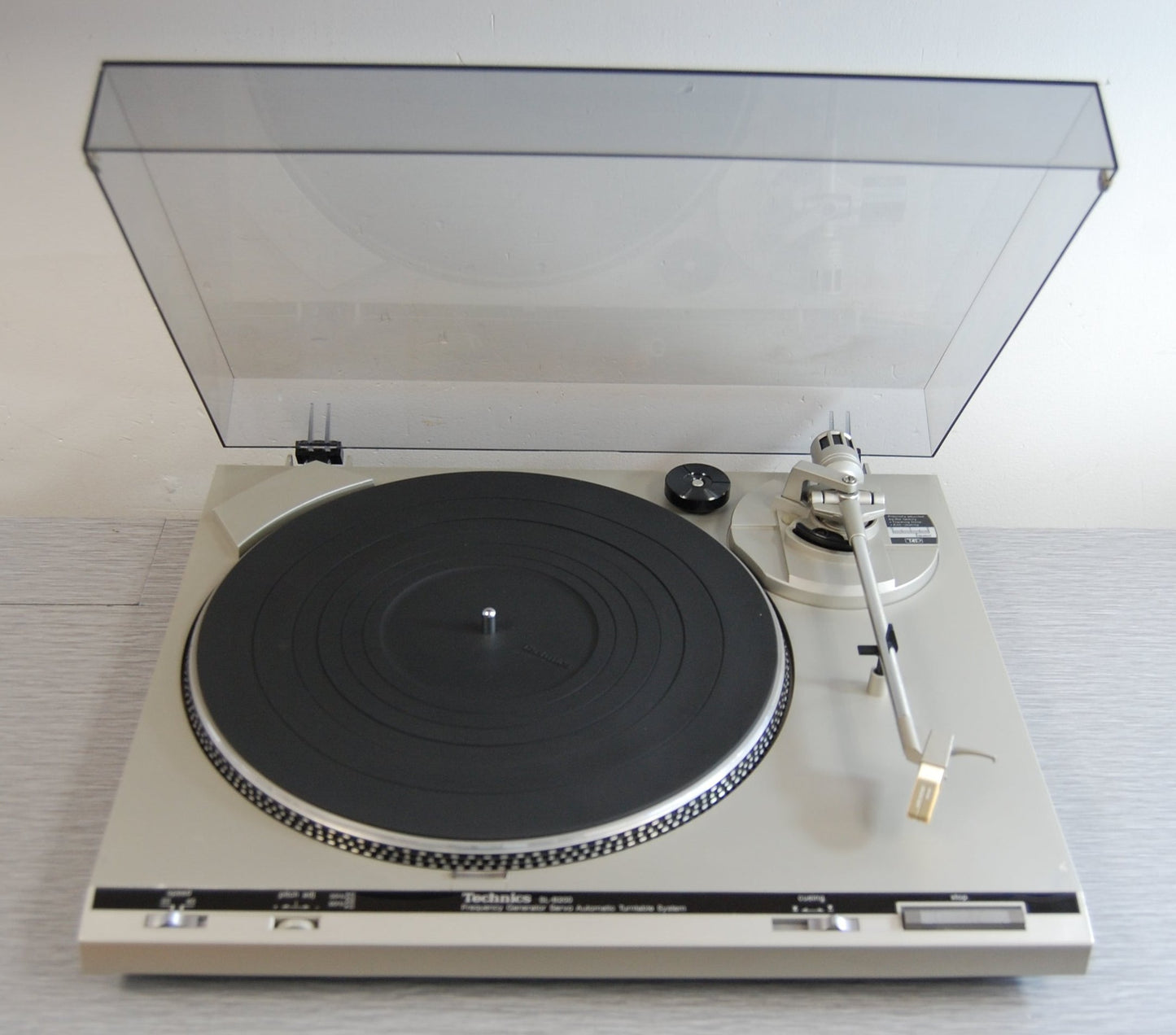 Technics SL-B200 Belt Drive Turntable Semi-Automatic