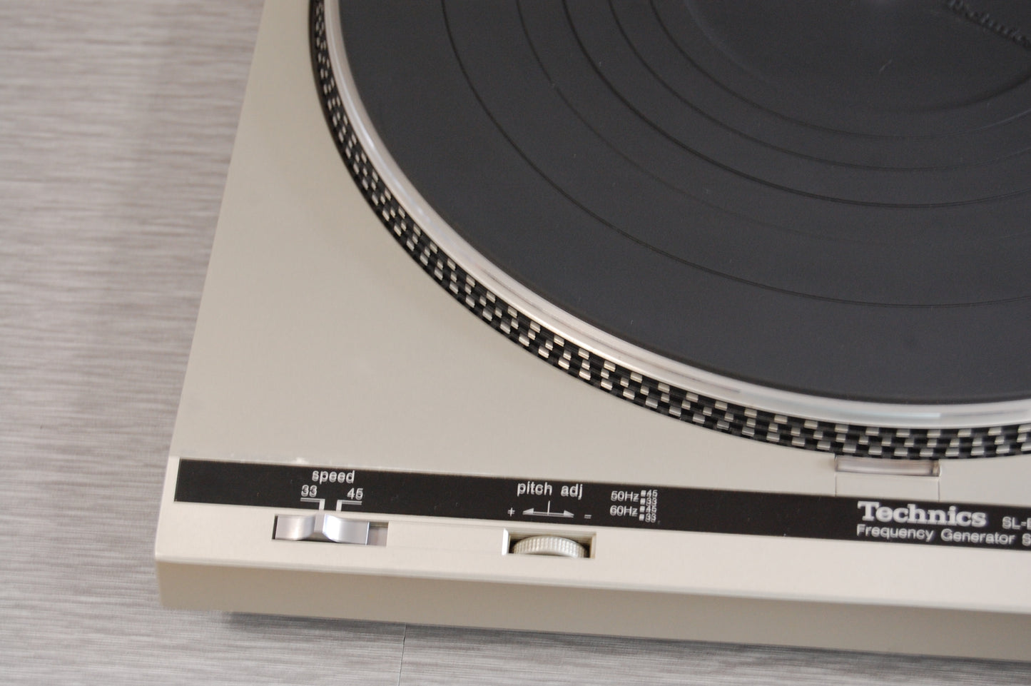 Technics SL-B200 Belt Drive Turntable Semi-Automatic