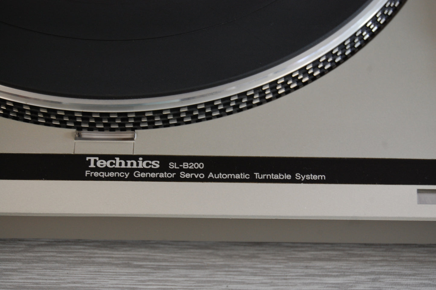 Technics SL-B200 Belt Drive Turntable Semi-Automatic