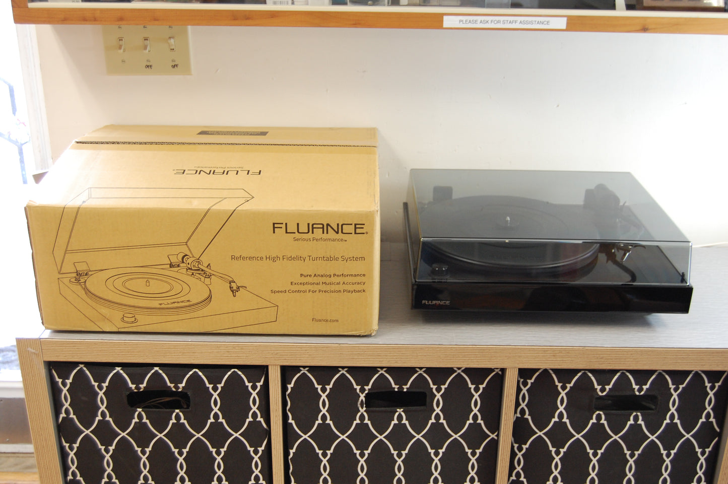 Fluance RT82T Turntable * Box * Manual * Ortofon OM-10 Cartridge