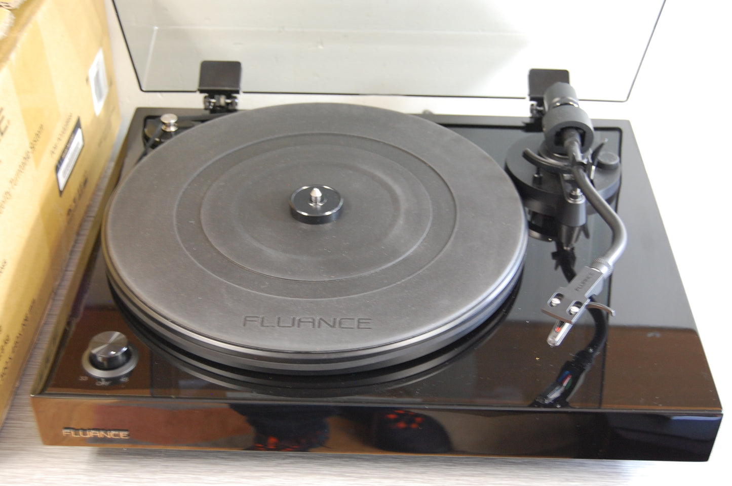 Fluance RT82T Turntable * Box * Manual * Ortofon OM-10 Cartridge