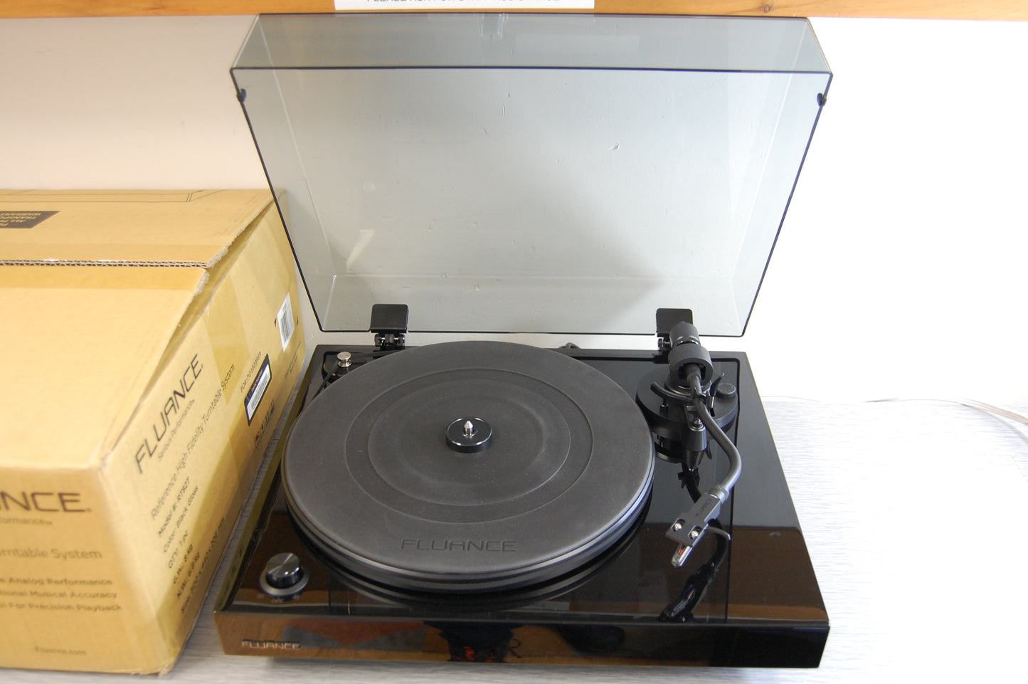 Fluance RT82T Turntable * Box * Manual * Ortofon OM-10 Cartridge