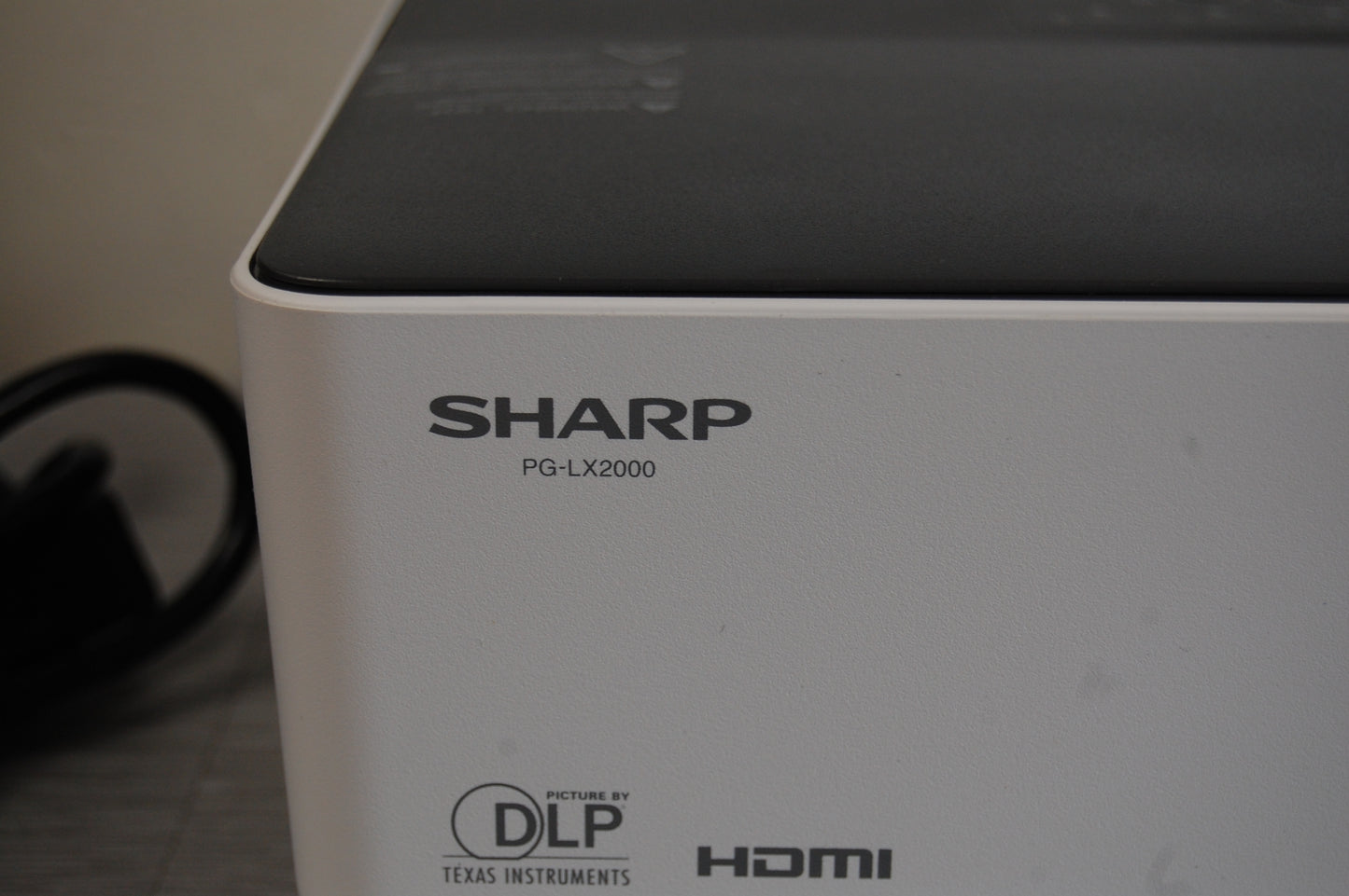 Sharp PG-LX2000 Video Projector * NEW Lamp * HDMI * Cables * Bag