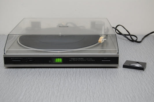 Realistic LAB330 Turntable * Built-in Preamplifier