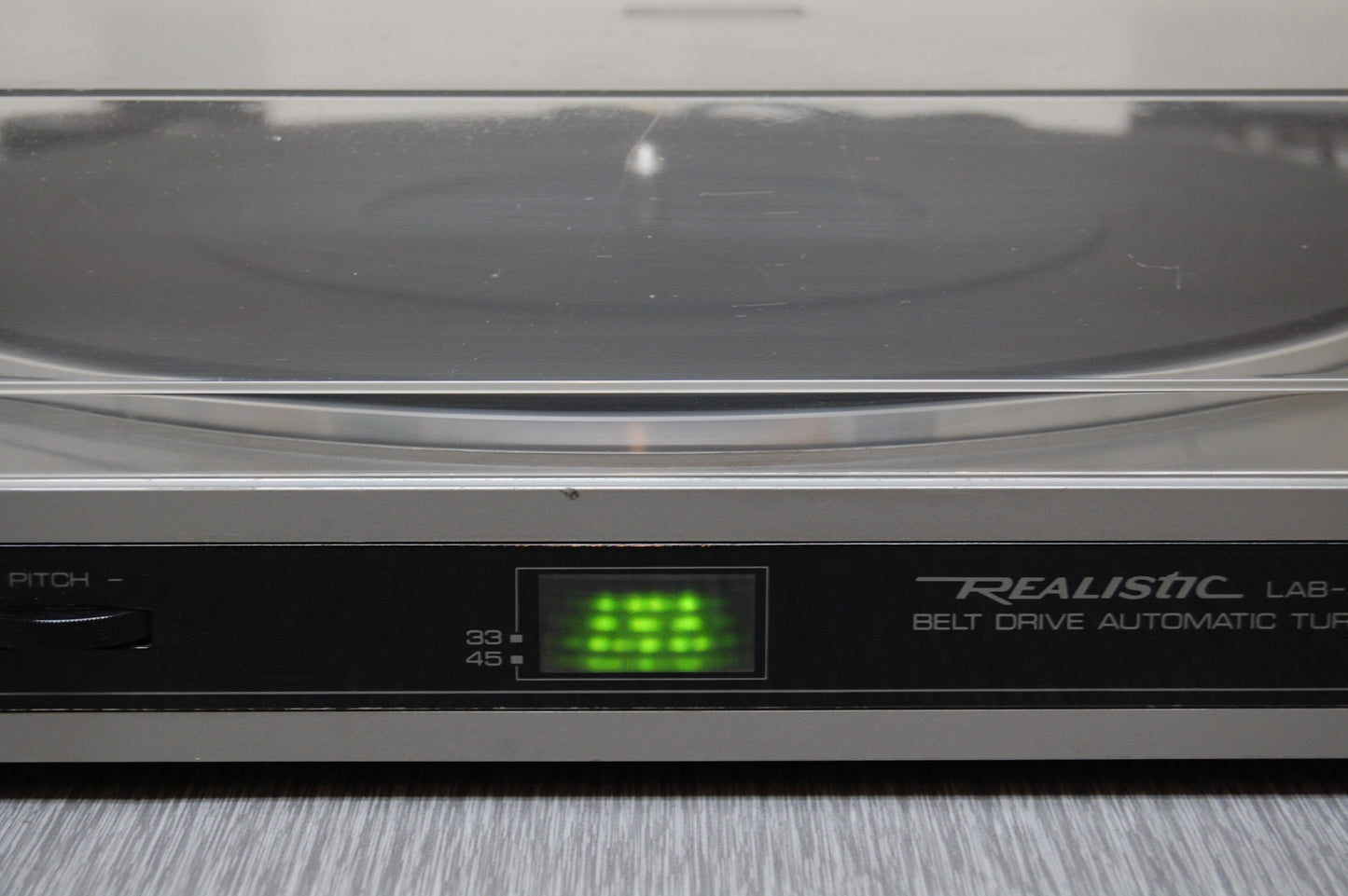 Realistic LAB330 Turntable * Built-in Preamplifier