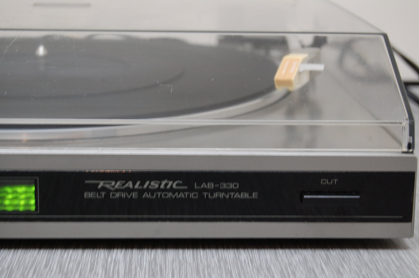 Realistic LAB330 Turntable * Built-in Preamplifier