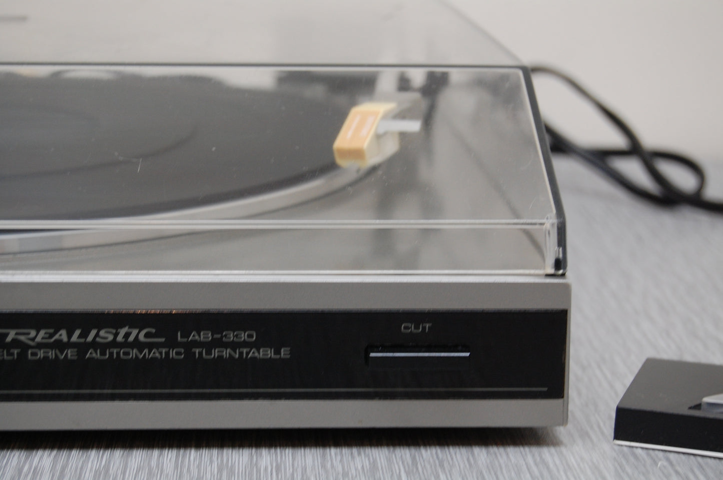 Realistic LAB330 Turntable * Built-in Preamplifier