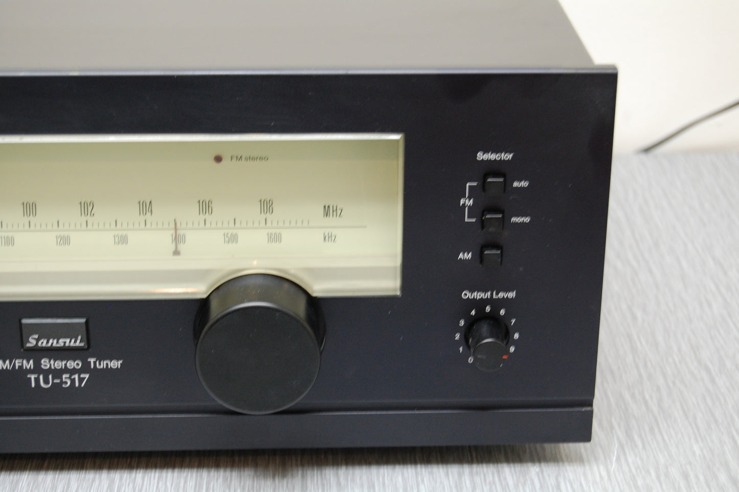 Sansui TU-517 Stereo Tuner