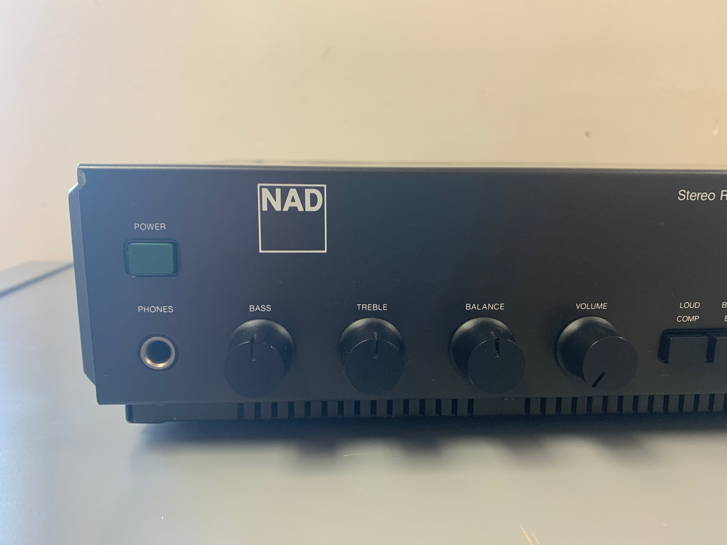 NAD 7120 Stereo Receiver