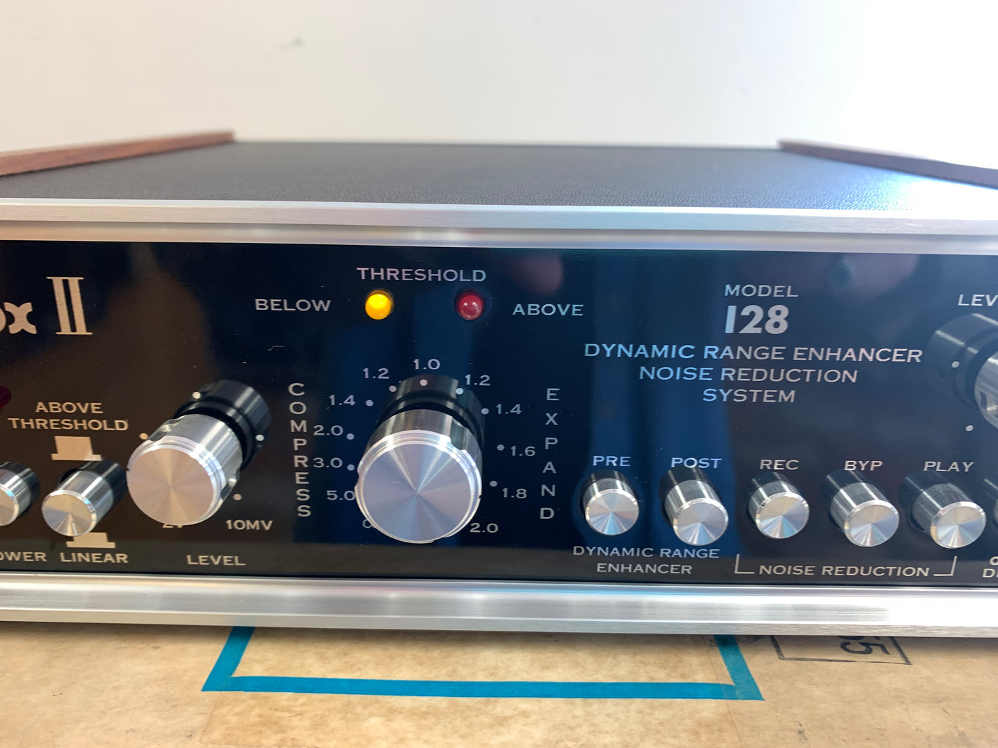 DBX 128 ii Enhancer Noise Reduction System * box