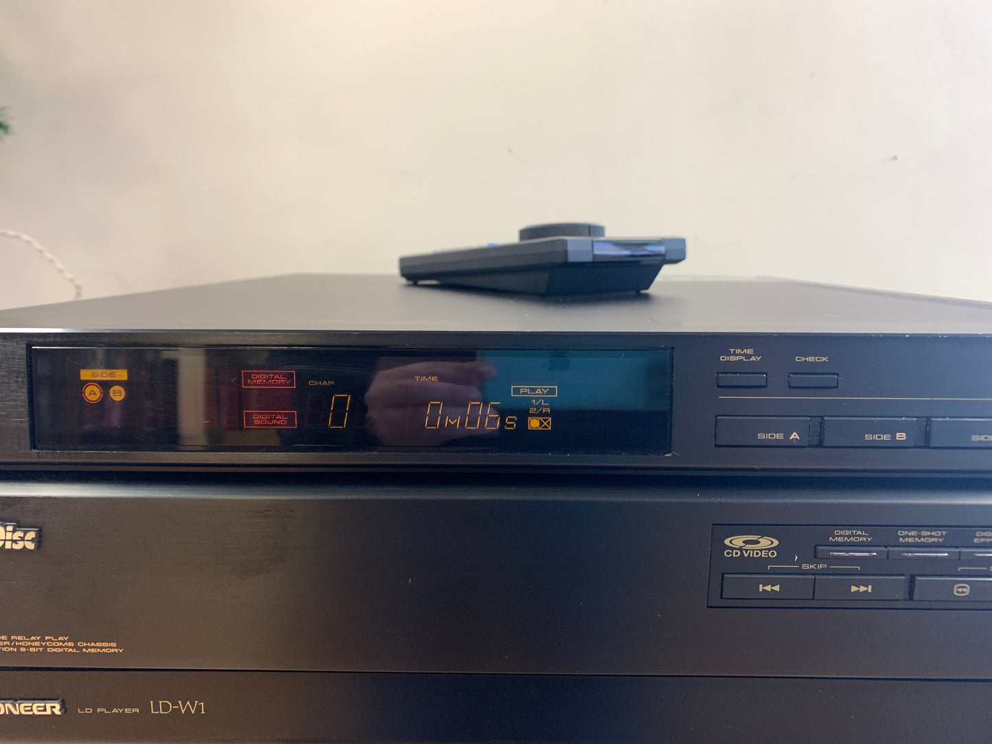 Pioneer LD-W1 Laserdisc Player * remote