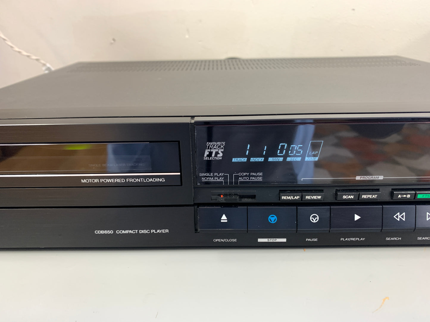 Magnavox CDB650 Single CD Player