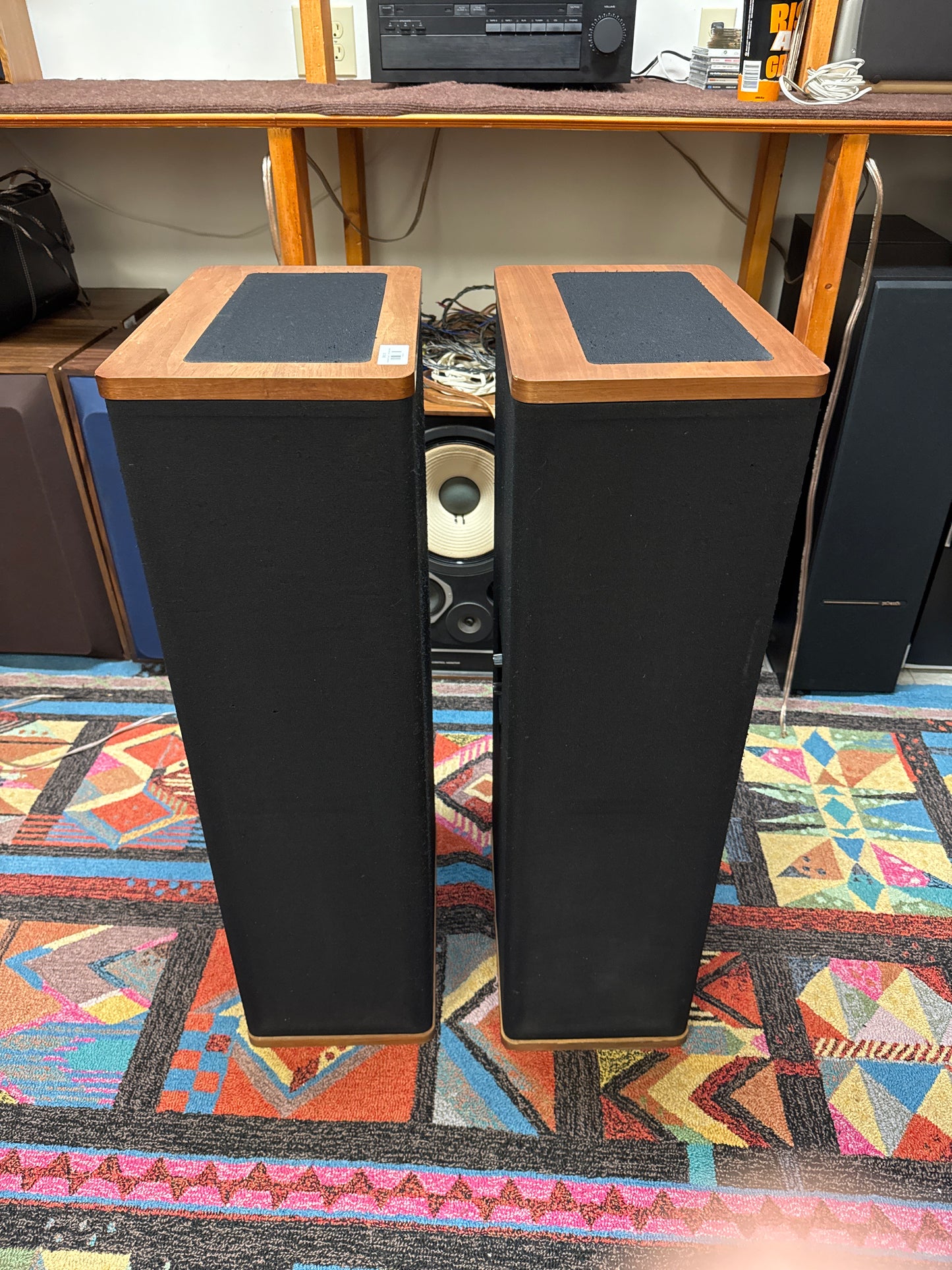 Vandersteen Model II C with Metal Stands