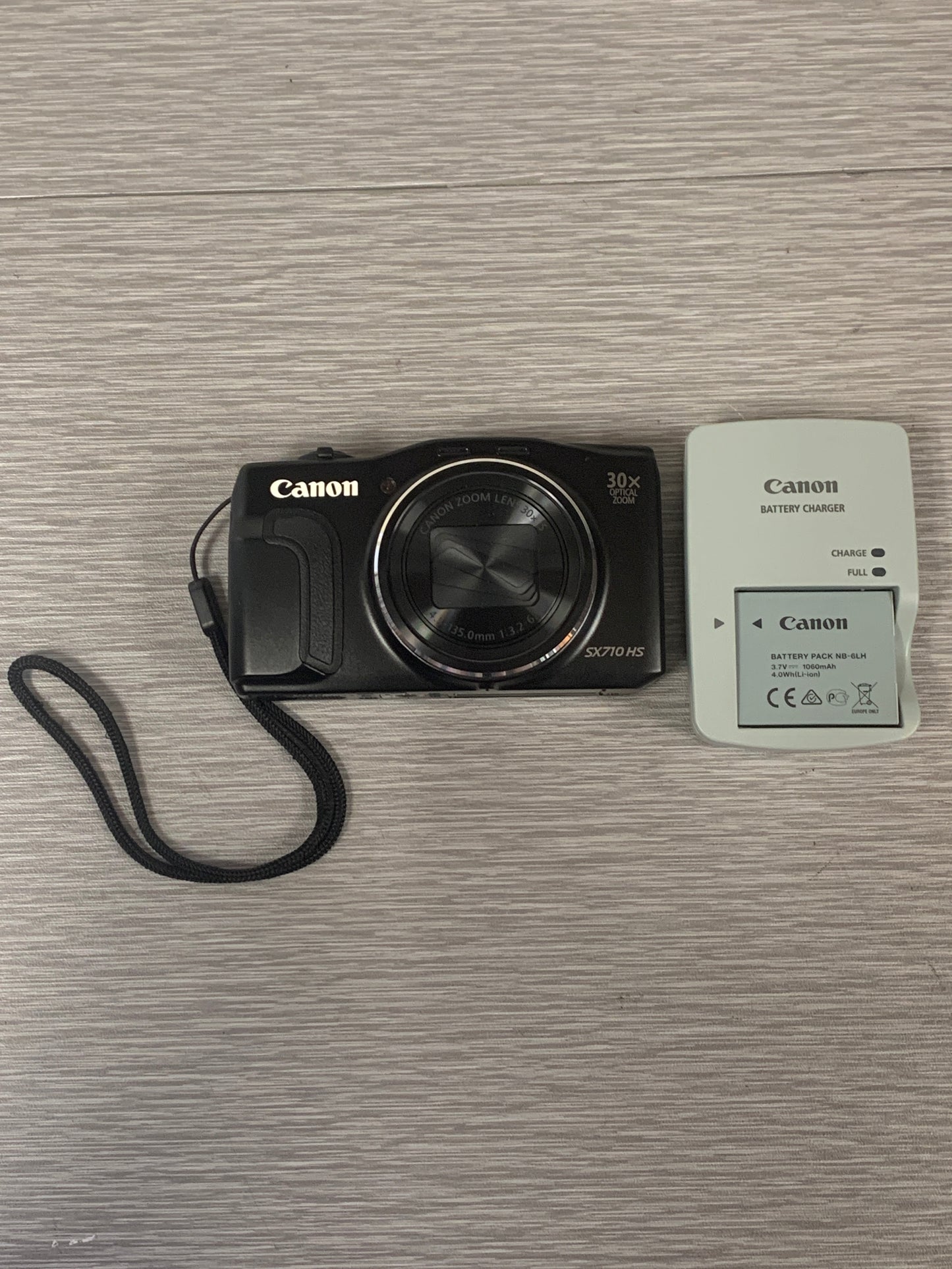 Canon SX710 HS Digital Camera w/ Battery & Charger