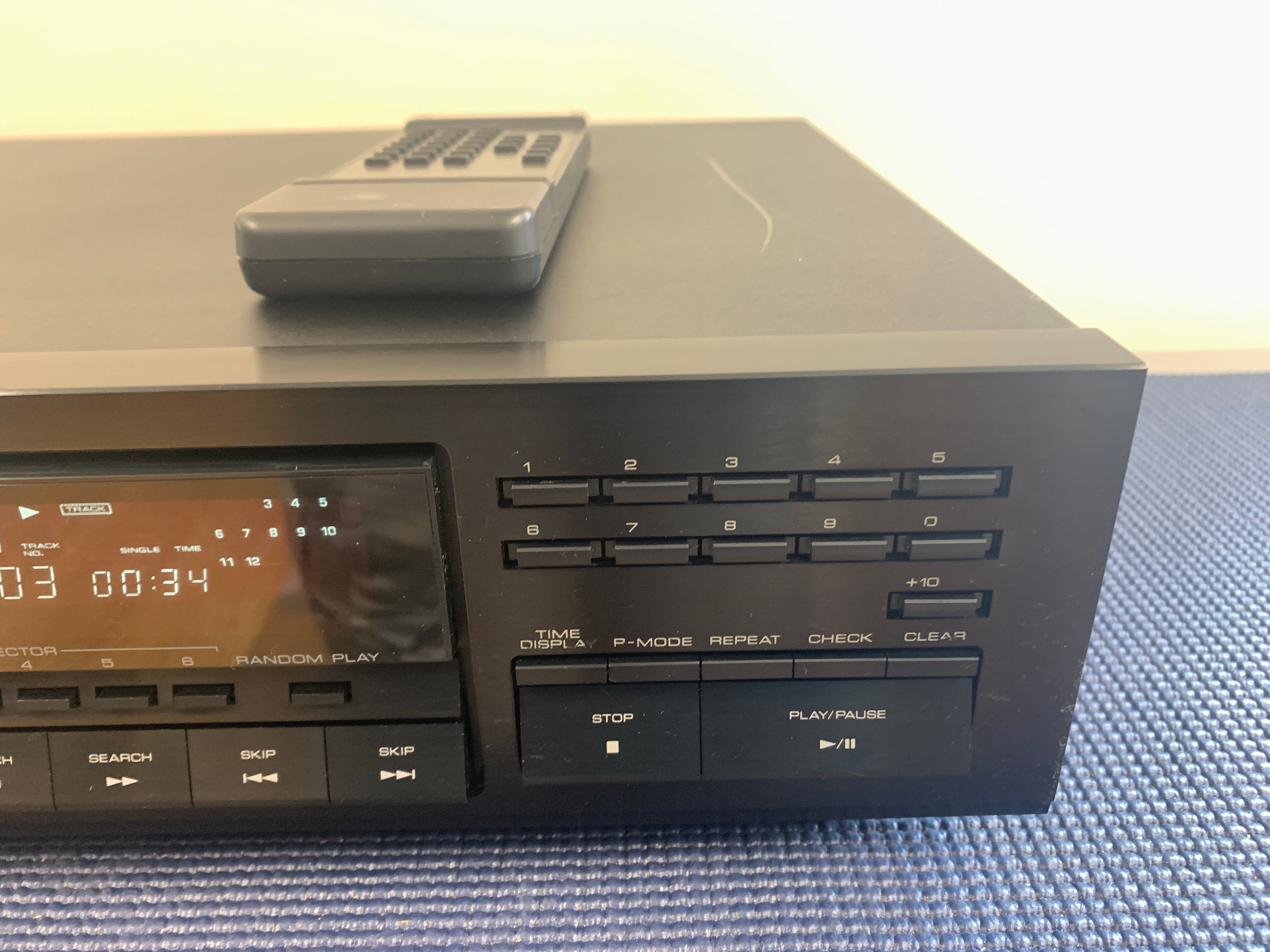 VINTAGE 1994 KENWOOD DP-M5560 CD PLAYER CHANGER 6. Remote & AV top Cables. Tested.