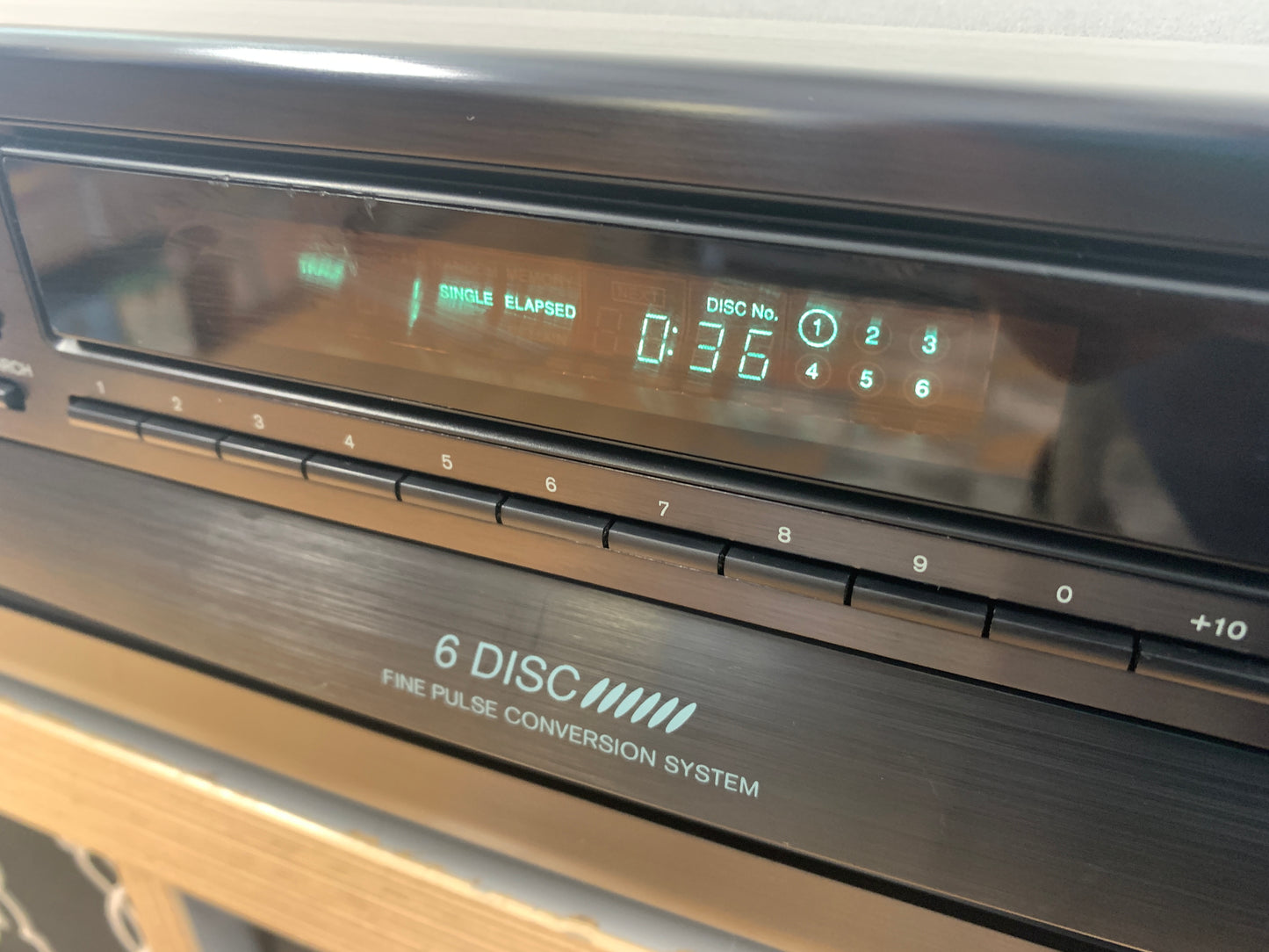 Onkyo DX-C320 CD Carousel * 6 Discs *