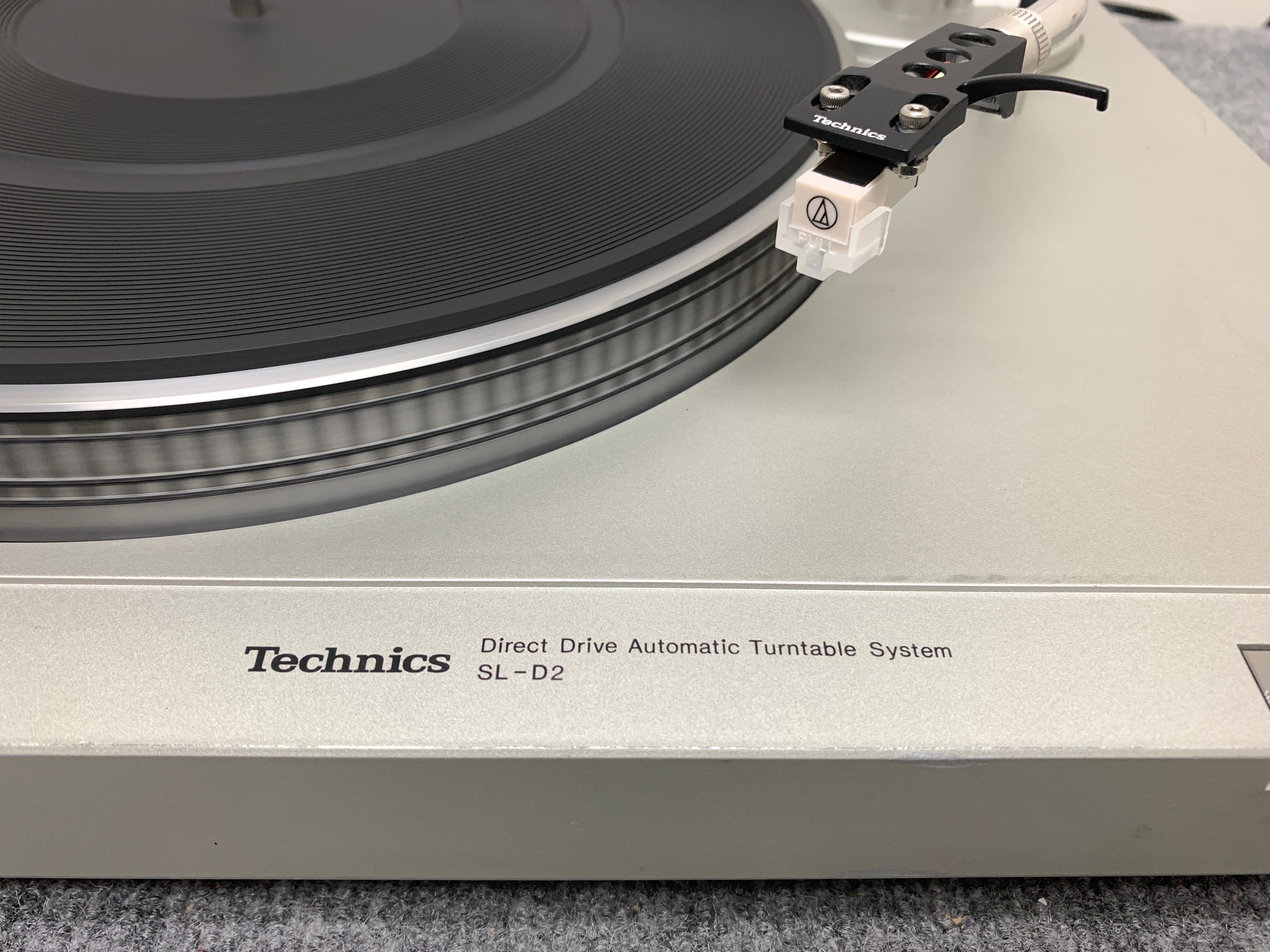 TECHNICS deals SL-D2 DIRECT DRIVE AUT. TURNTABLE