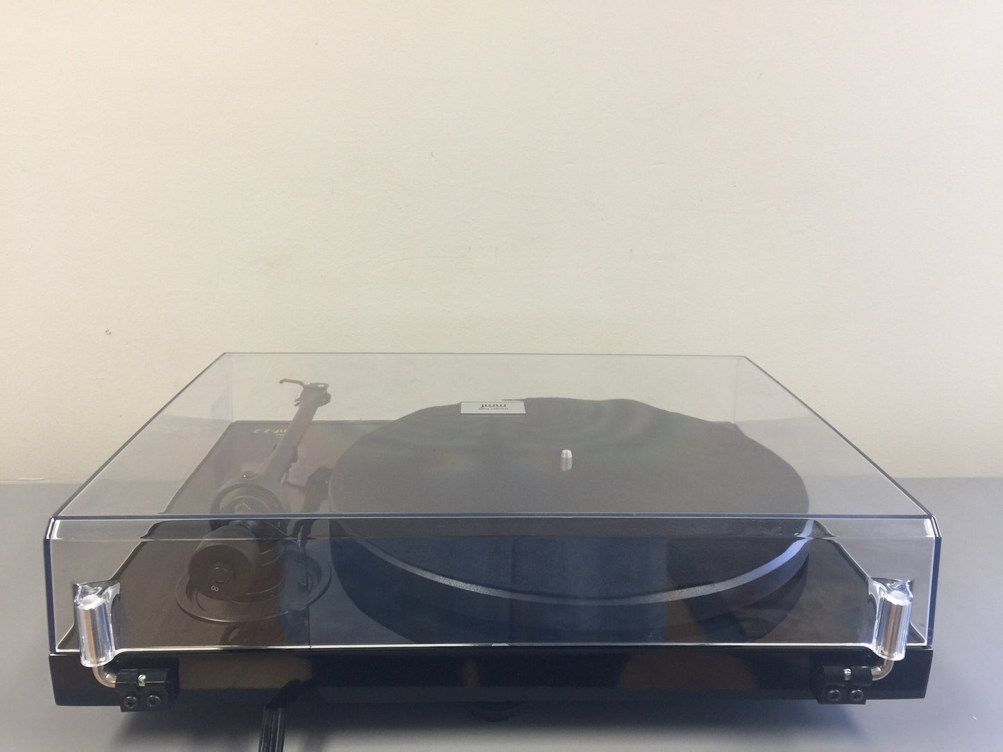 Music Hall mmf 2.2 Turntable