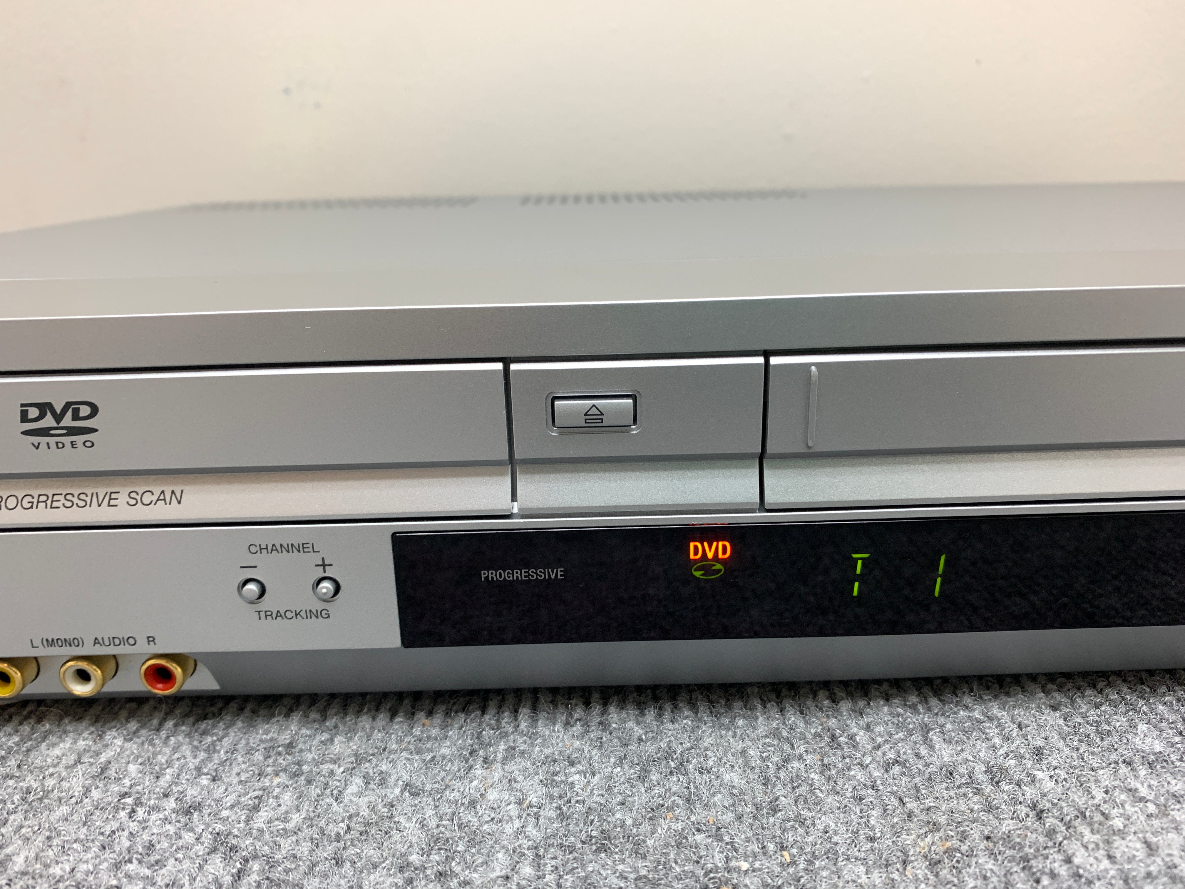 Sony SLV-370P DVD/VCR orders Combo Player