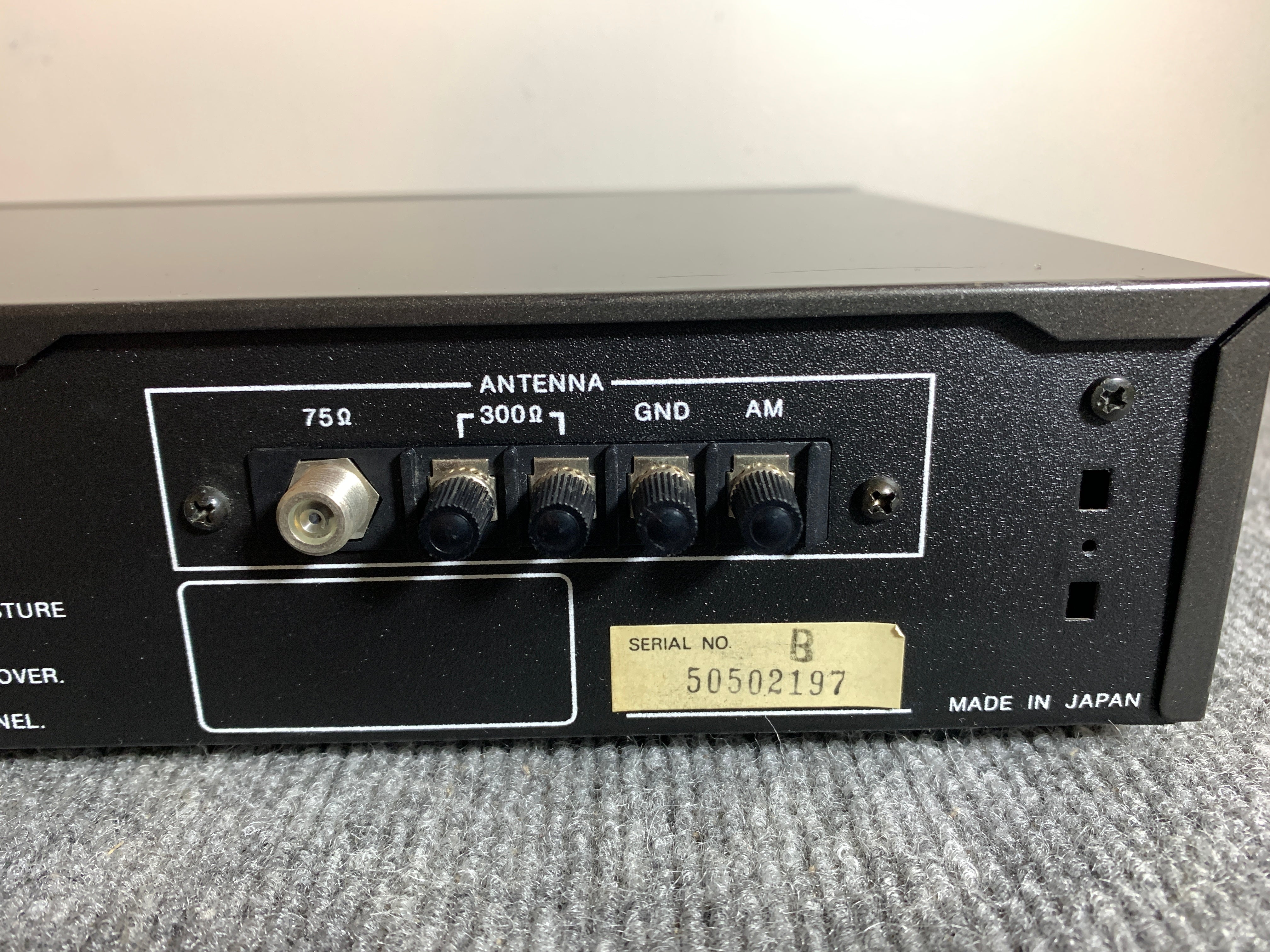 Vintage Carver TX-2 offers Synthesized FM/AM tuner