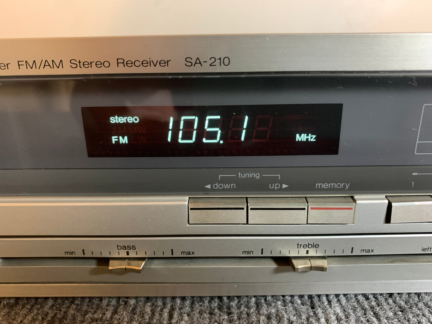 Technics SA-210 Quartz Synthesizer FM/AM Stereo Receiver (1983-84)