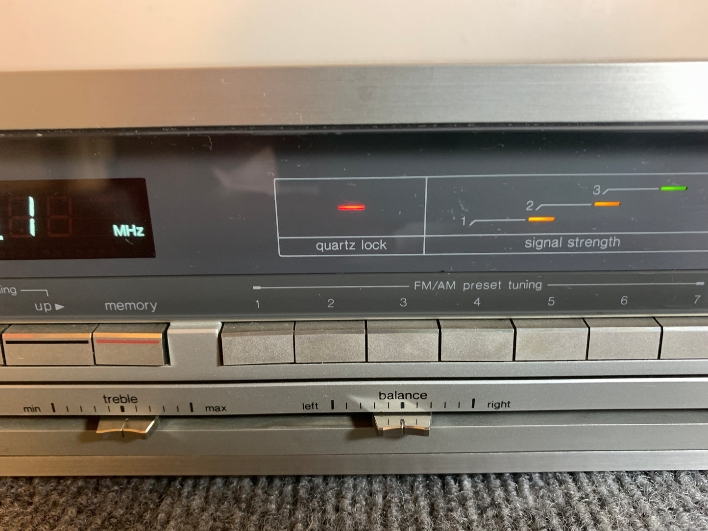 Technics SA-210 Quartz Synthesizer FM/AM Stereo Receiver (1983-84)