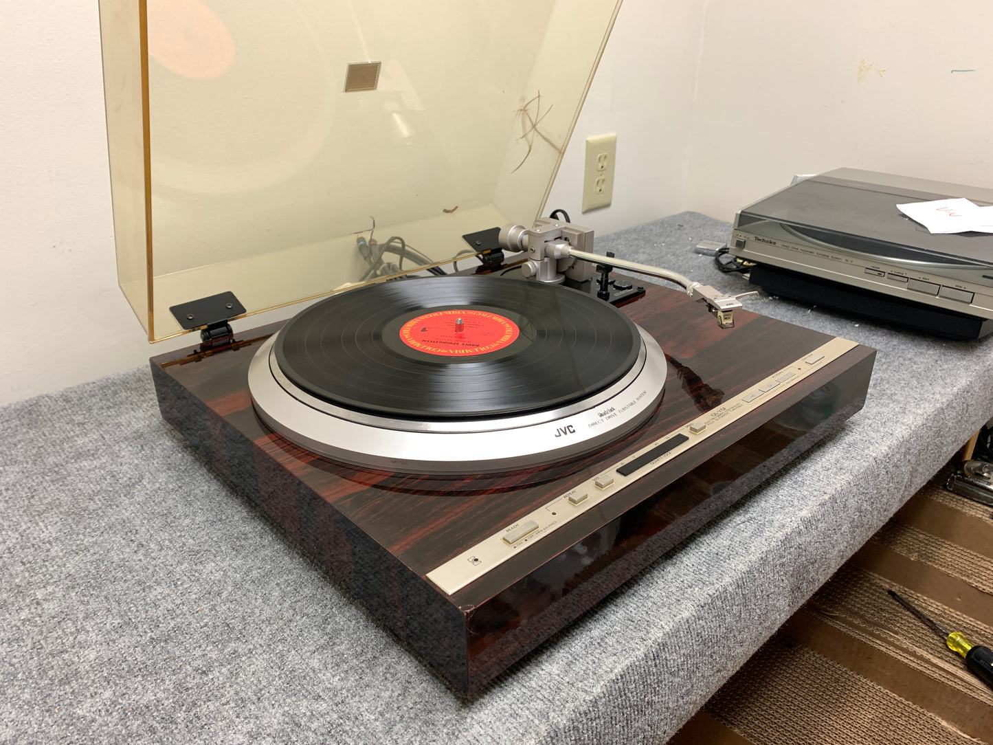 JVC QL-Y5F Direct Drive Turntable