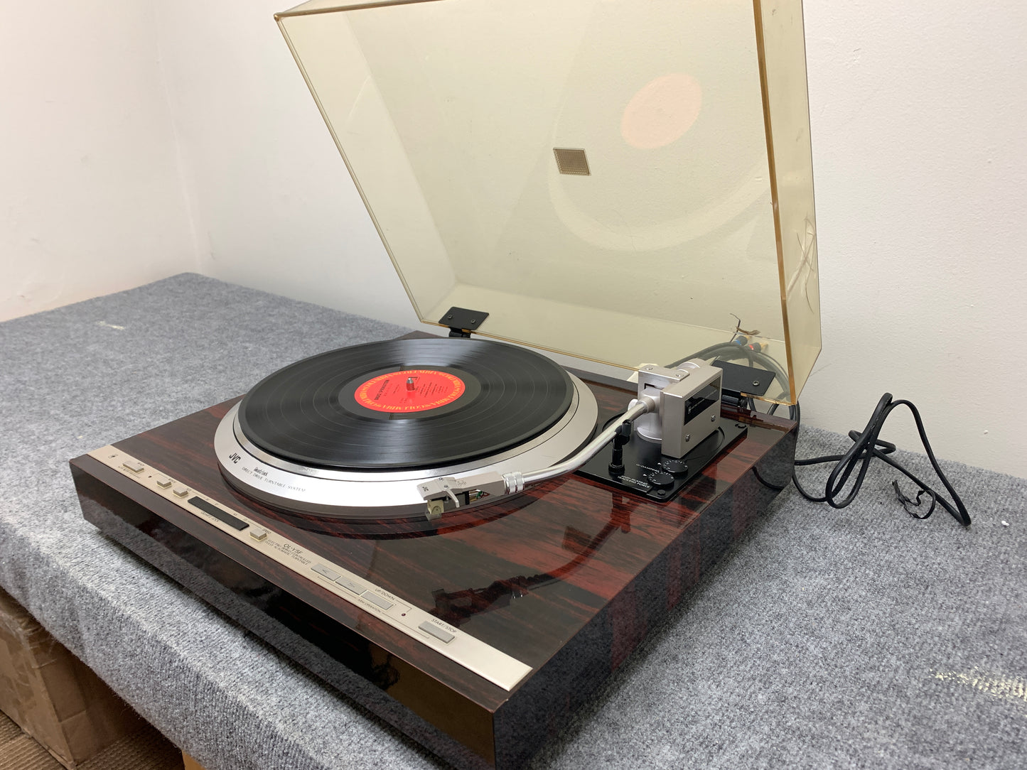 JVC QL-Y5F Direct Drive Turntable