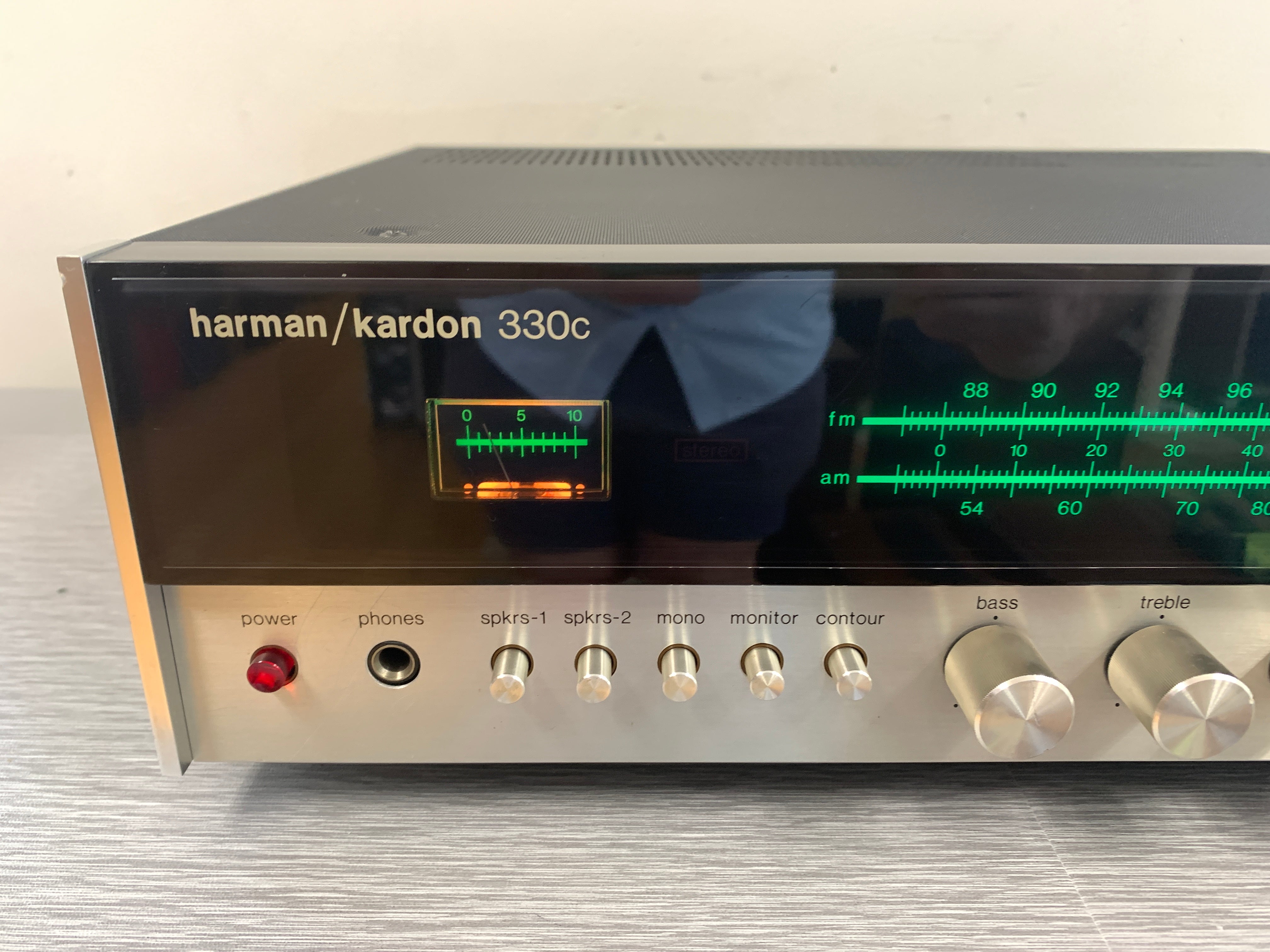 HARMAN KARDON 330c high quality AM/FM Stereo Receiver