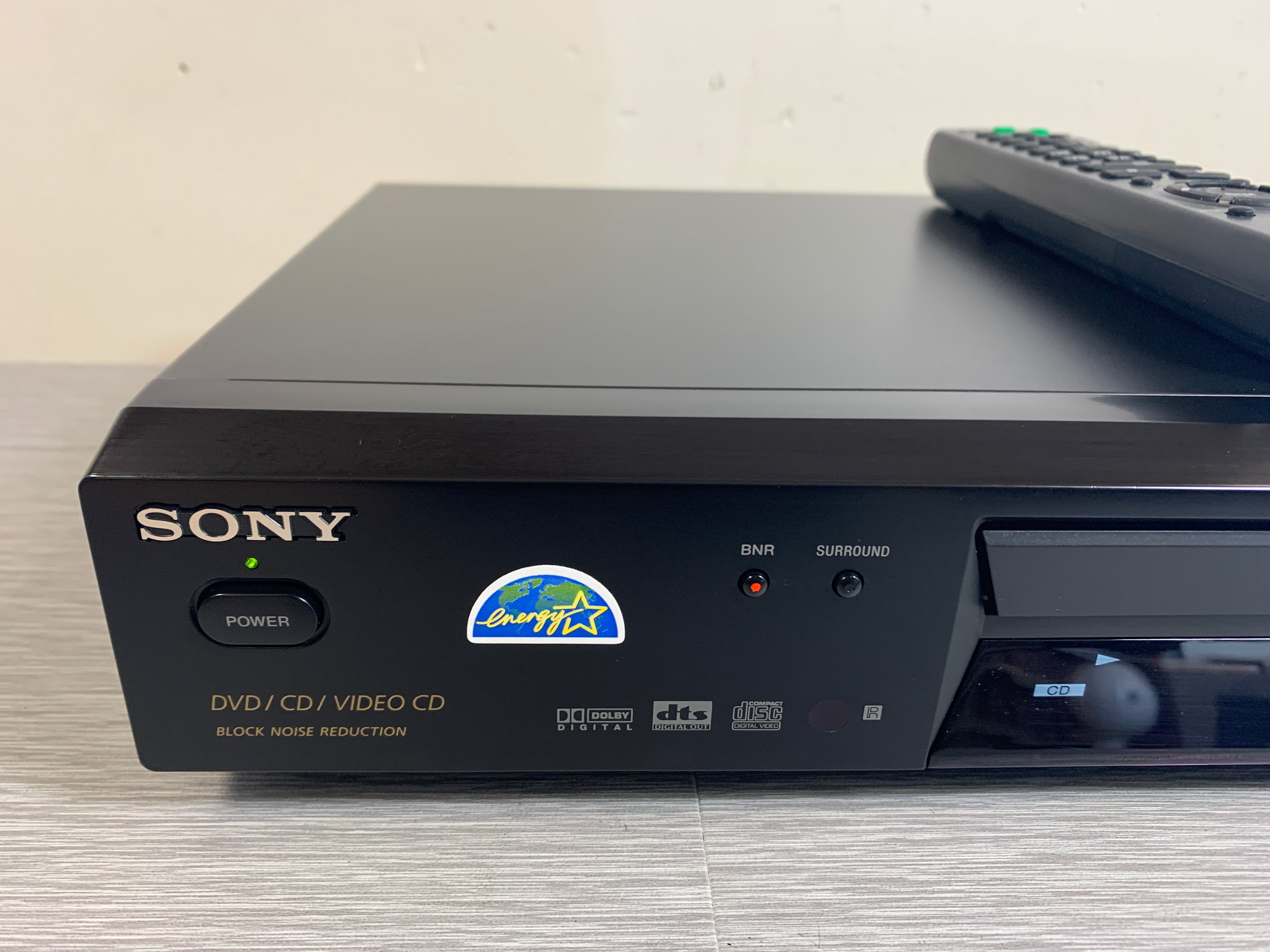 Sony factory DVP-NS400D DVD/CD Player with Remote Control