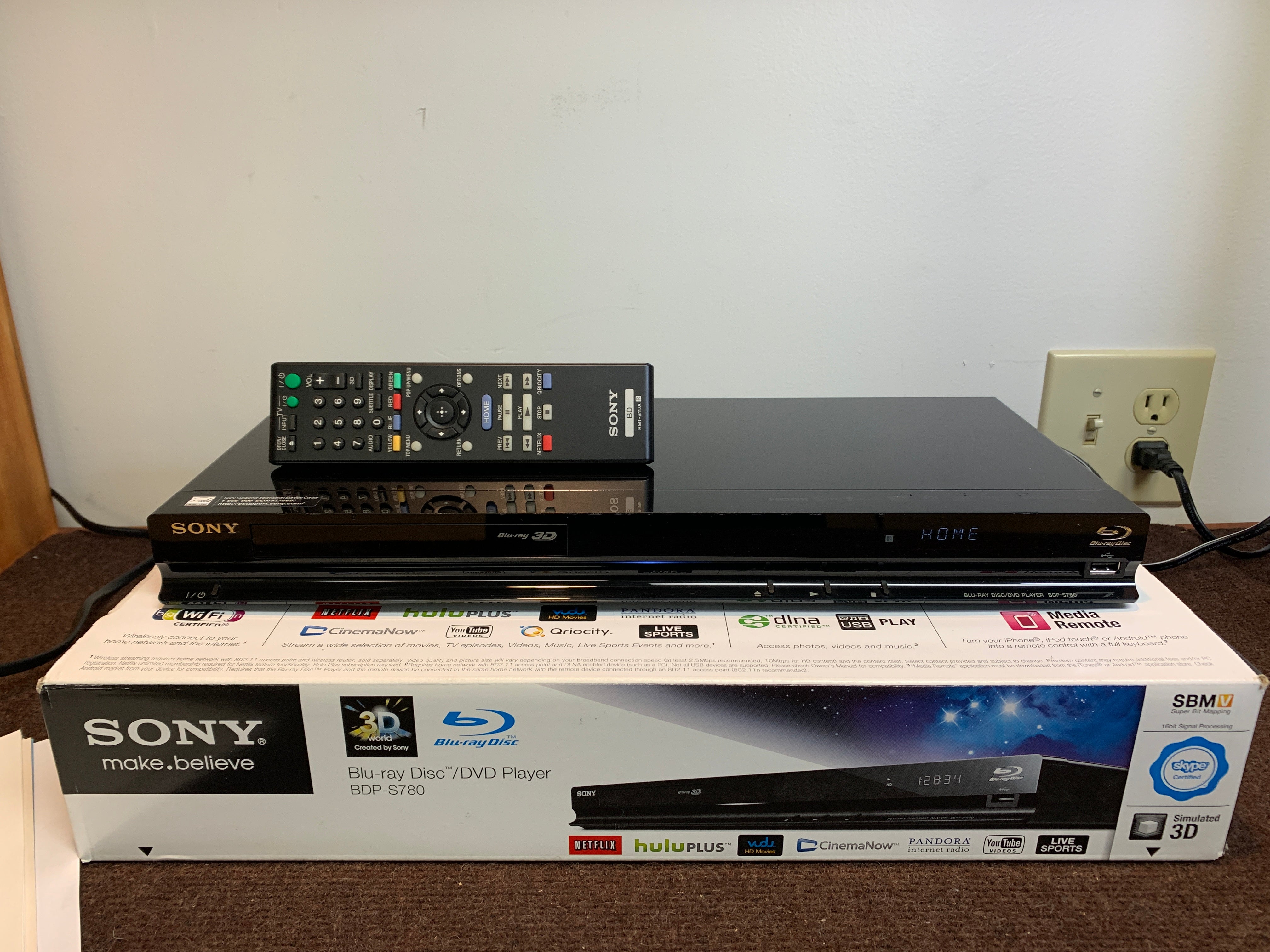 Sony Blu-Ray/DVD player Brand New put store the box