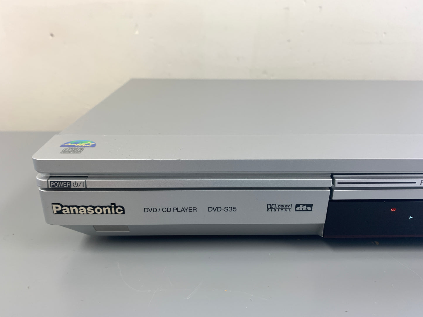 Panasonic DVD-S35 CD/DVD Player