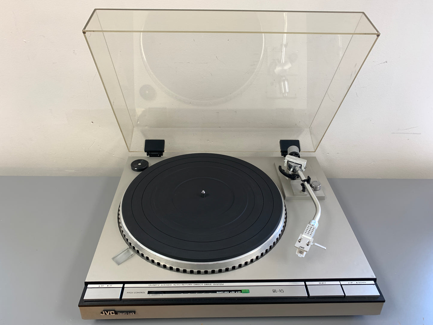 JVC QL-A5 Direct Drive Quartz Locked Turntable