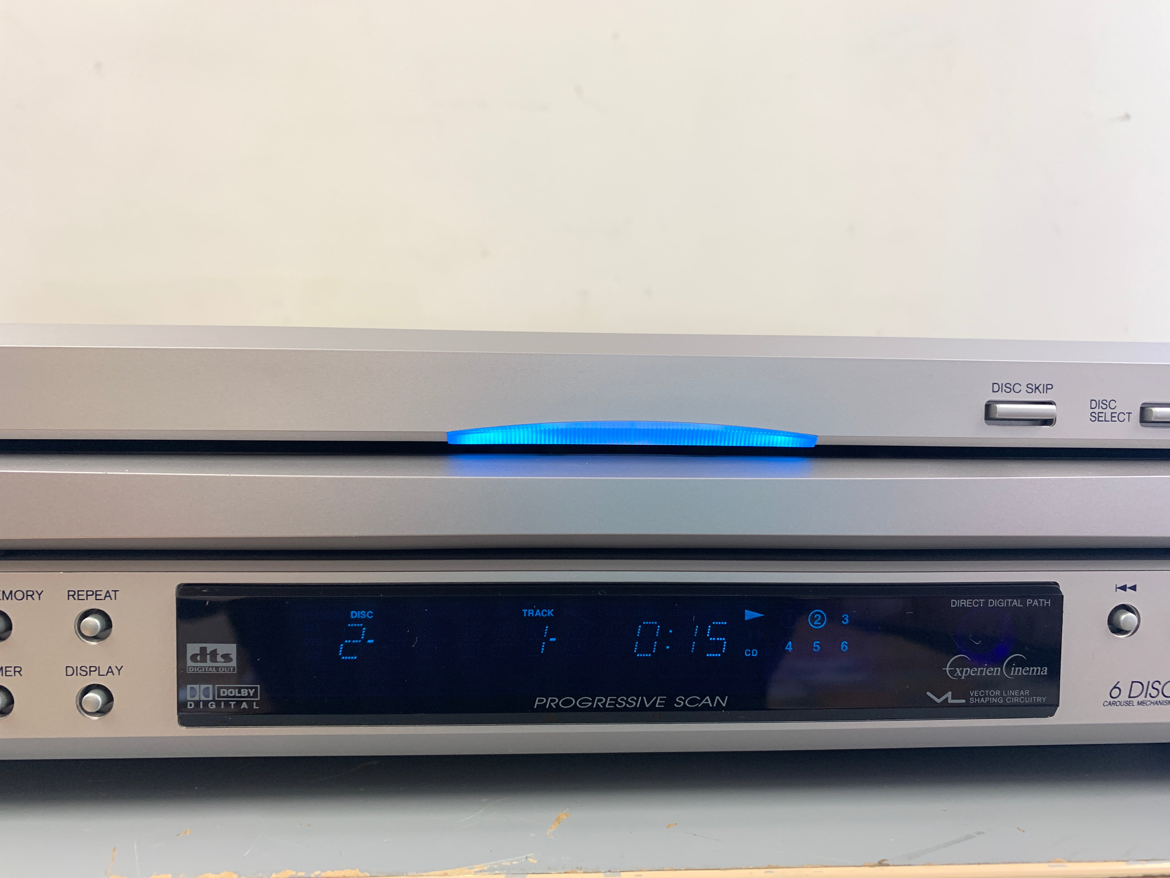 Onkyo DVD/CD/MP#/WMA6 Disk Changer DV-CP702 No Remote Tested shops & Working