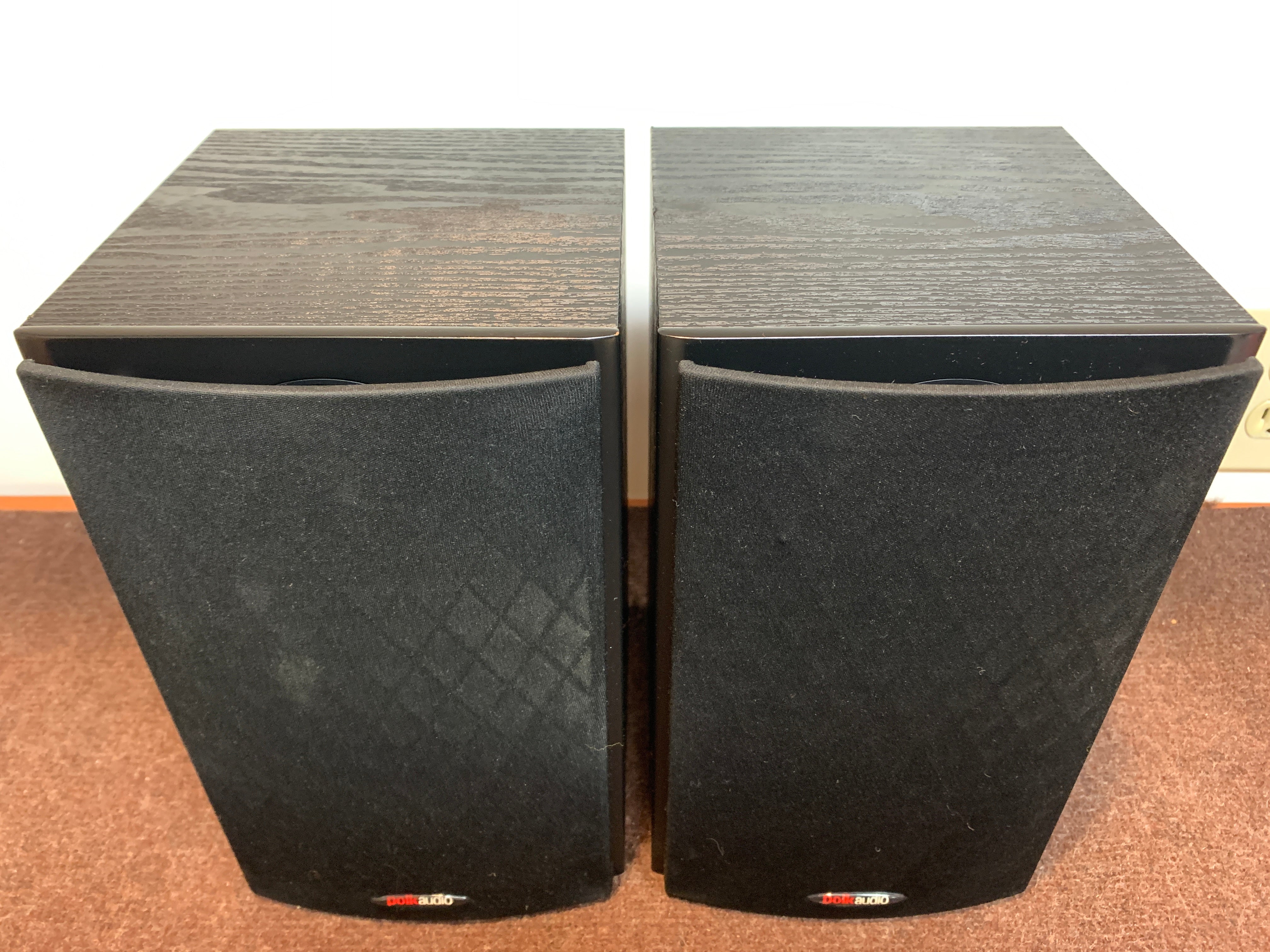 Polk Audio T-15 Bookshelf Speakers outlets Pair Black Pre Owned, sound good!