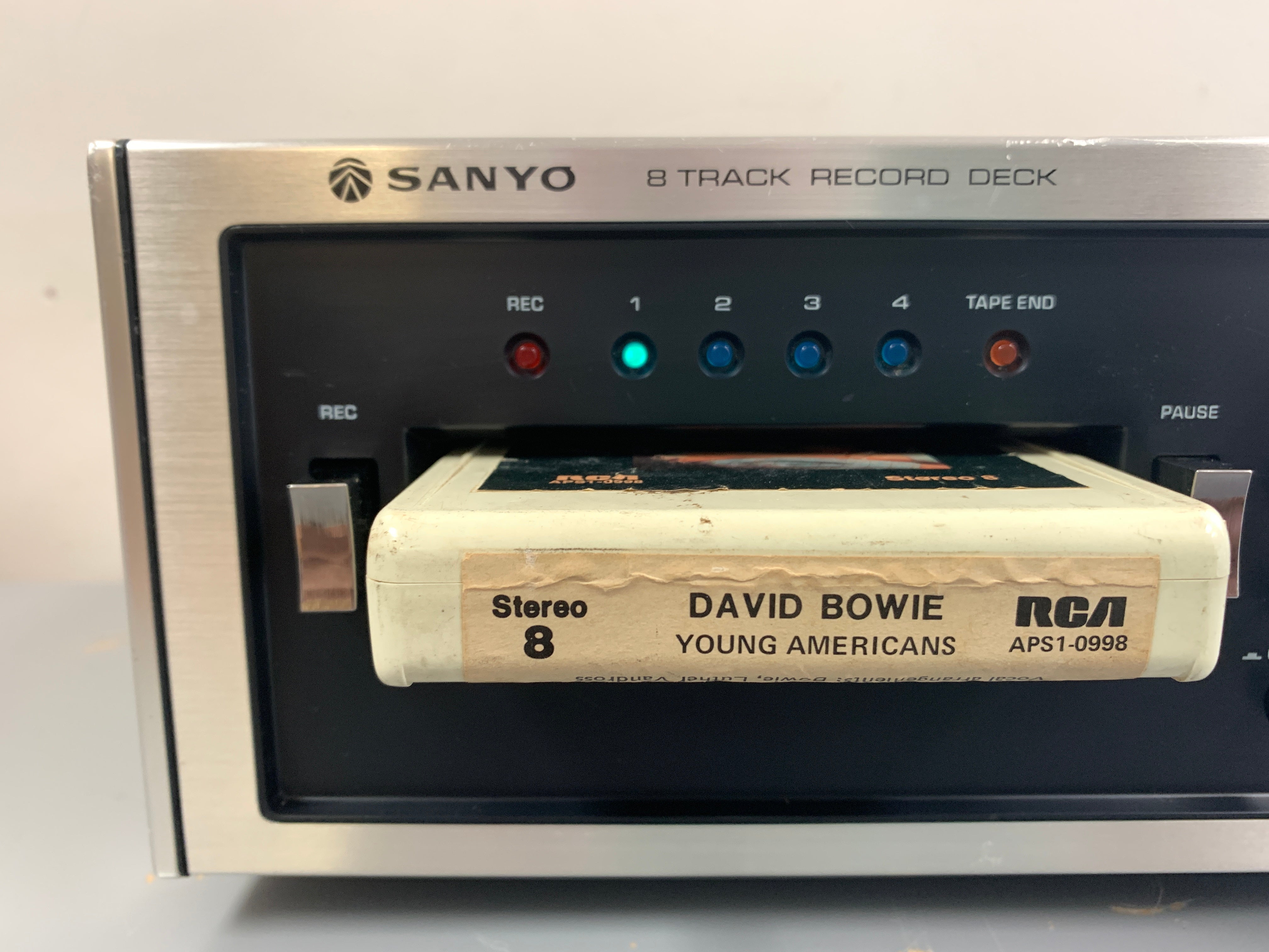 Sanyo 8track outlets player and tracks