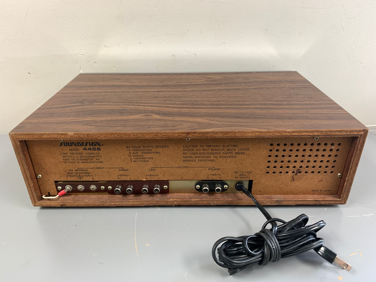 Soundesign 4456B Stereo Receiver 8-Track Player