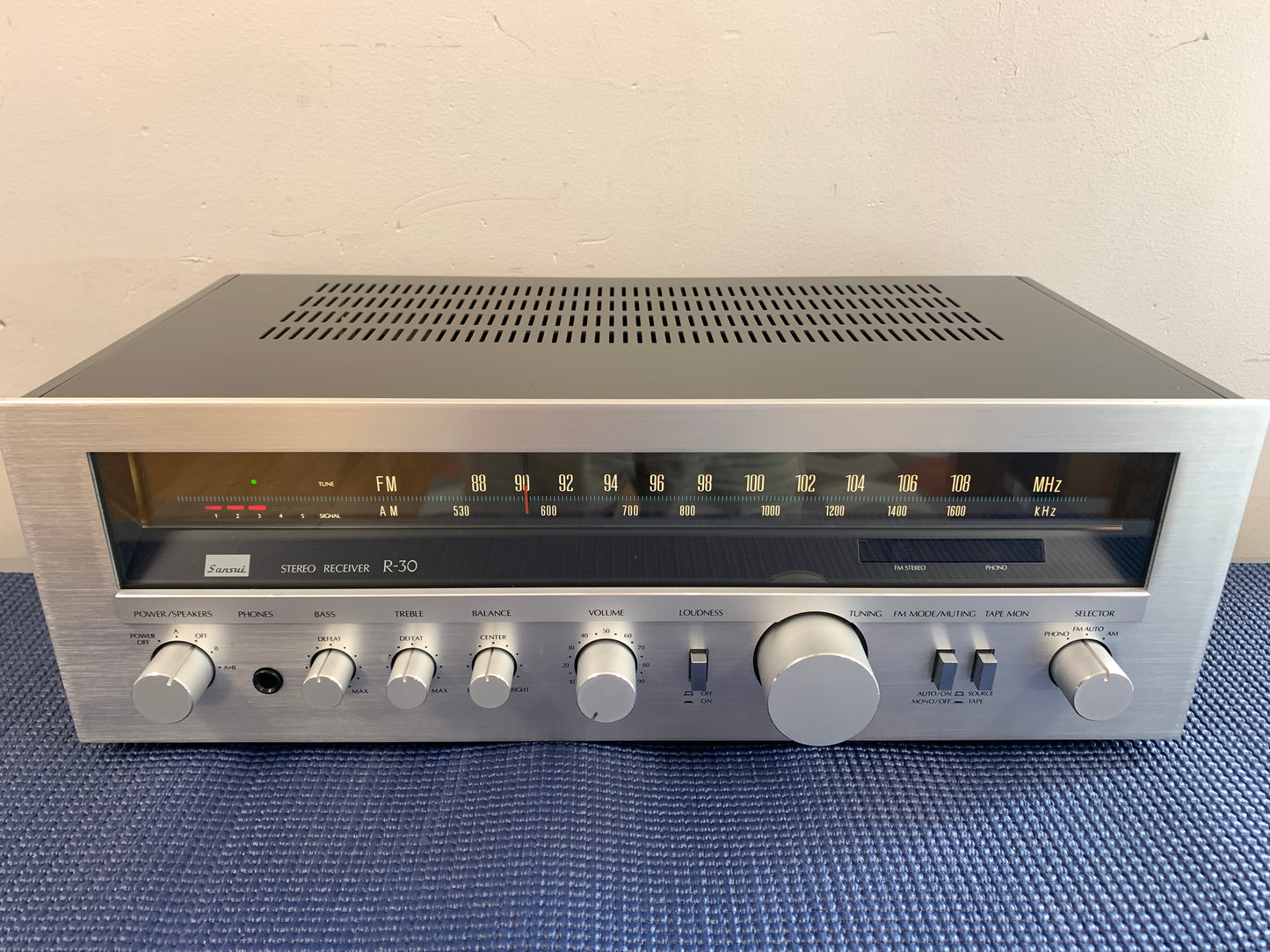 Sansui R-30 Stereo Receiver * 25W RMS * 1980