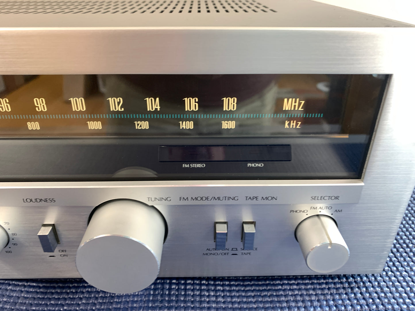 Sansui R-30 Stereo Receiver * 25W RMS * 1980