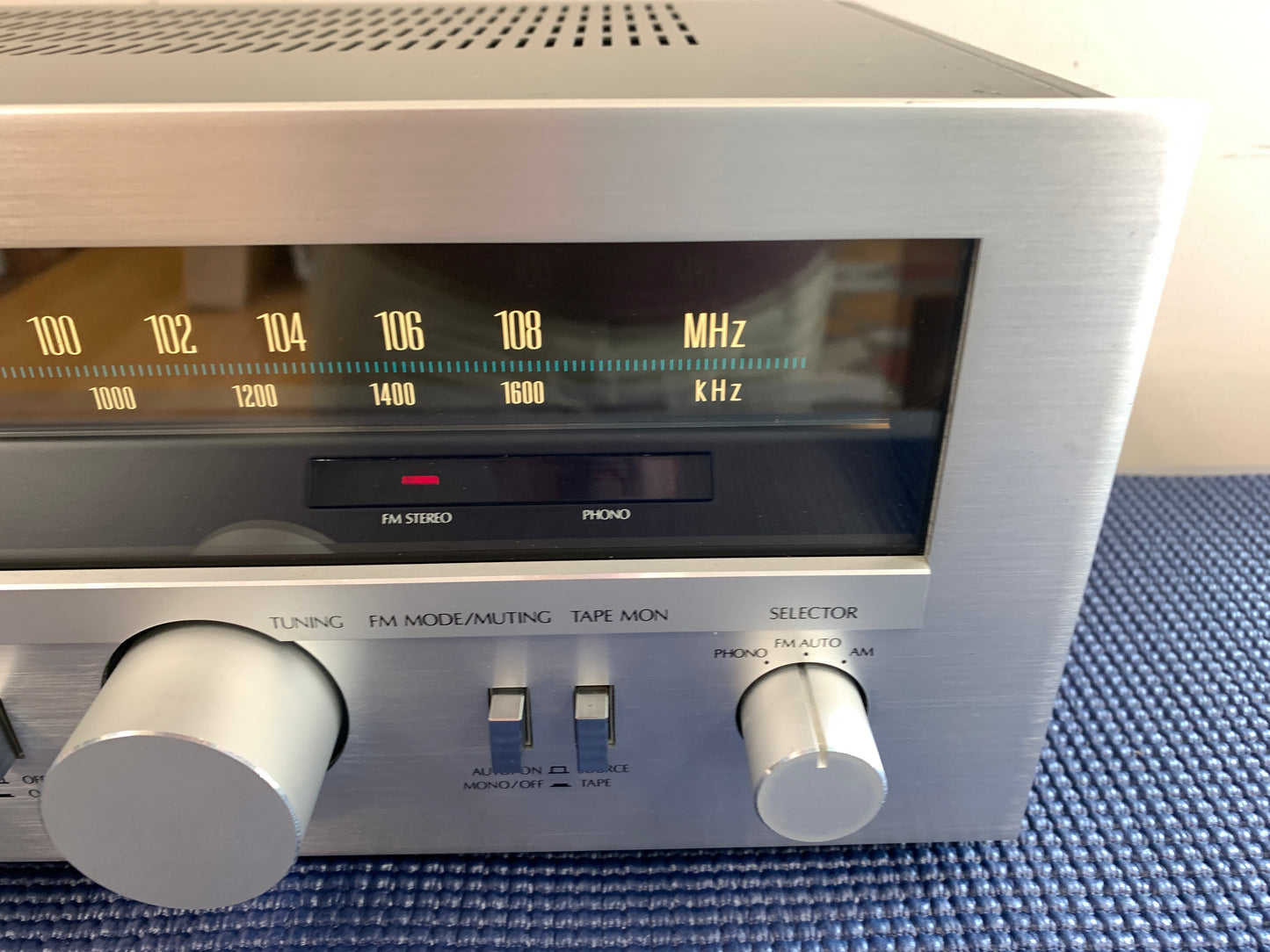 Sansui R-30 Stereo Receiver * 25W RMS * 1980